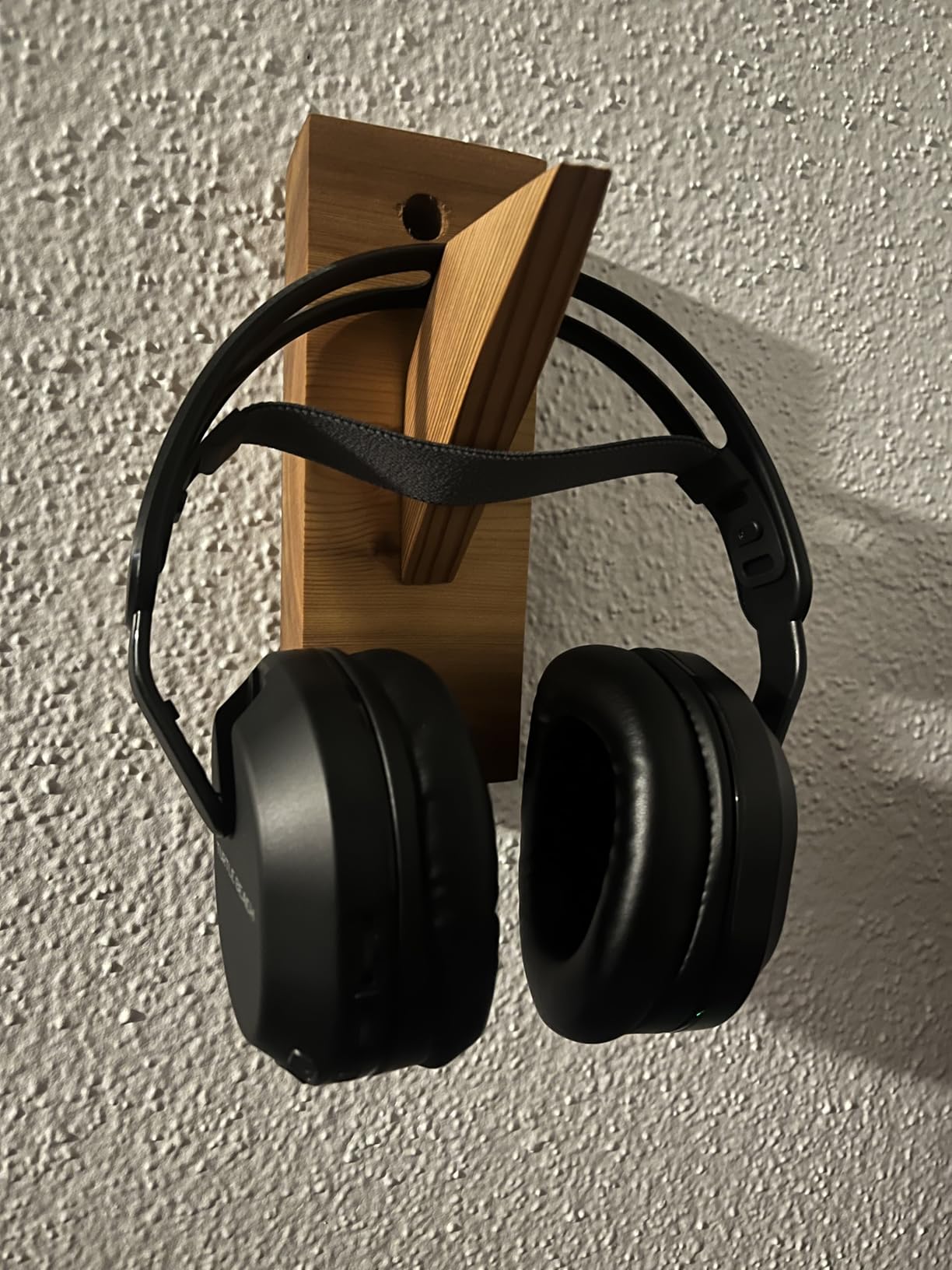 Turtle Beach Stealth 500 Wireless Gaming Headset Licensed for Xbox Series X|S, Compatible with Xbox One, Bluetooth, PC, Mobile, 40 Hr Battery, Memory Foam Cushions, Flip-to-Mute Mic, Black customer photo 1