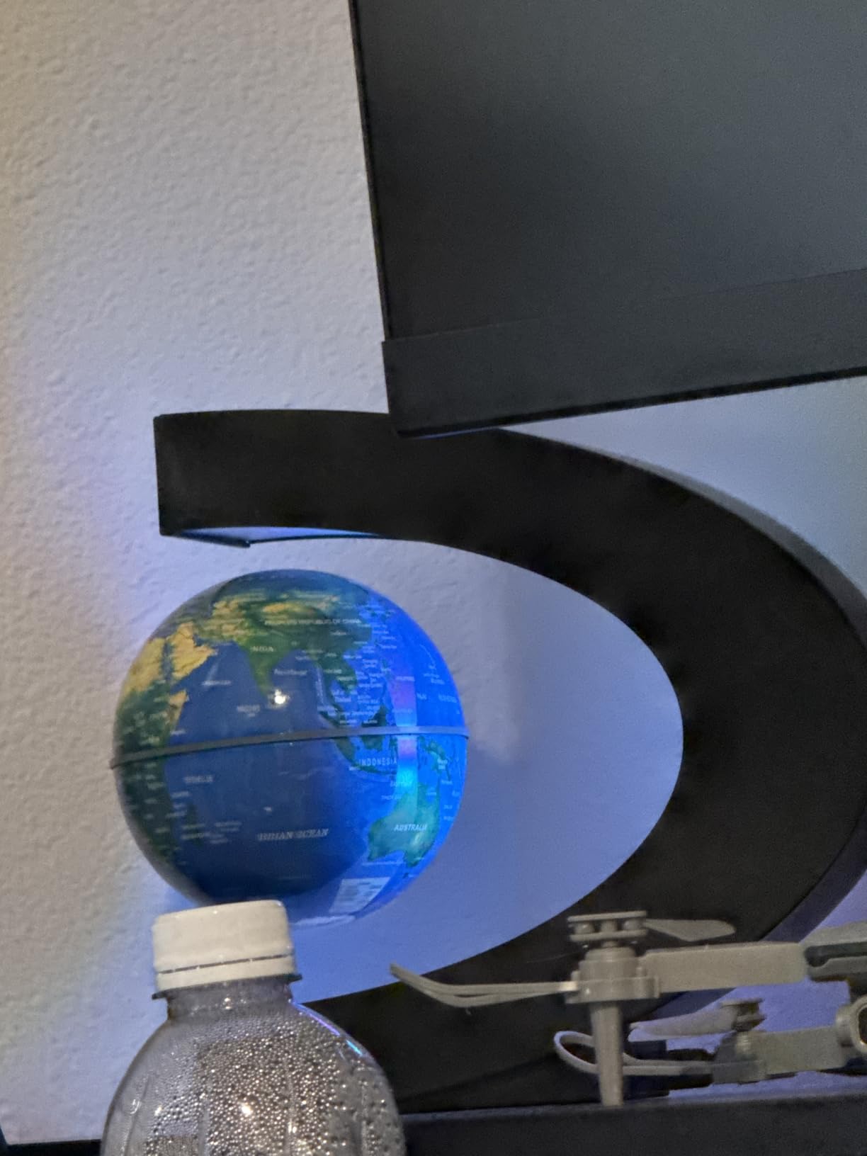 Magnetic Levitating Floating Globe with LED Lights, Cool Tech Gadgets Gifts World Globe Lamp customer photo 1