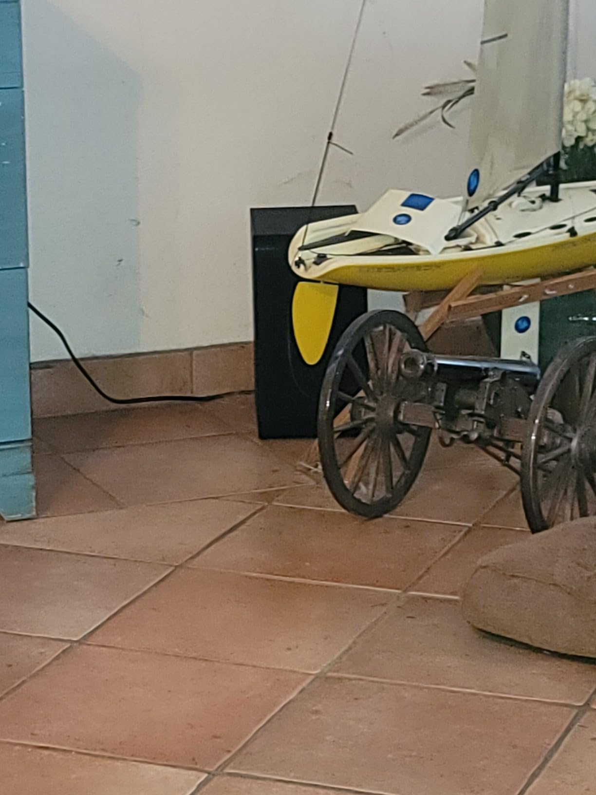 LG S40TR 4.1 ch. Home Theater Soundbar with Rear Surround Speakers and Wireless Subwoofer, Wow Interface, Dolby Audio, AI Sound Pro, Amazon Exclusive customer photo 2