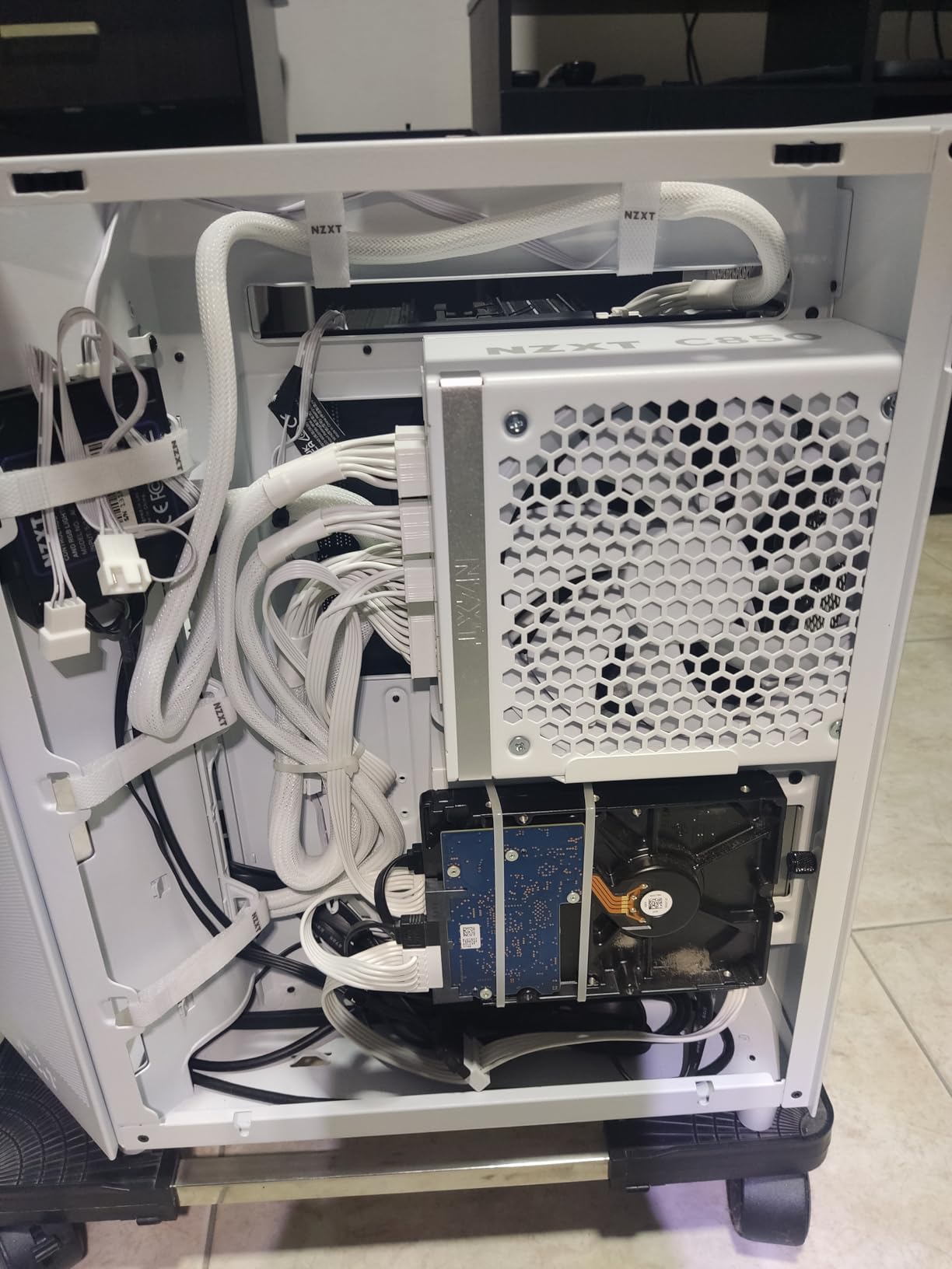 NZXT C850 Gold ATX 3.1 Fully Modular 850W Power Supply customer photo 2