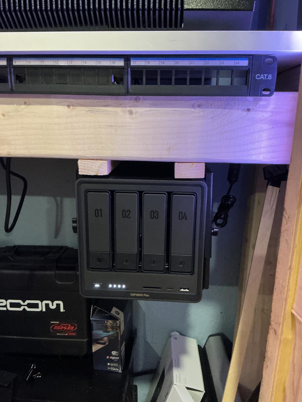 UGREEN NASync DXP4800 Plus 4-Bay Desktop NAS, Intel Pentium Gold 8505 5-Core CPU, 8GB DDR5 RAM, 128G SSD, 1 * 10GbE, 1 * 2.5GbE, 2 * M.2 NVMe Slots, 4K HDMI customer photo 2