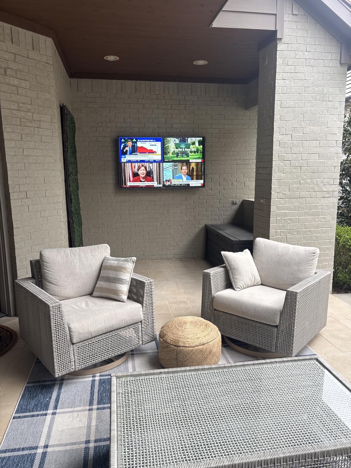 SYLVOX Outdoor TV, 55 inch Waterproof Smart TV, 4K, HDR 10, Weatherproof, 1000nits, Voice Assistant Remote, for Partial Sun Area (Deck Pro 2.0, Latest Model) customer photo 1