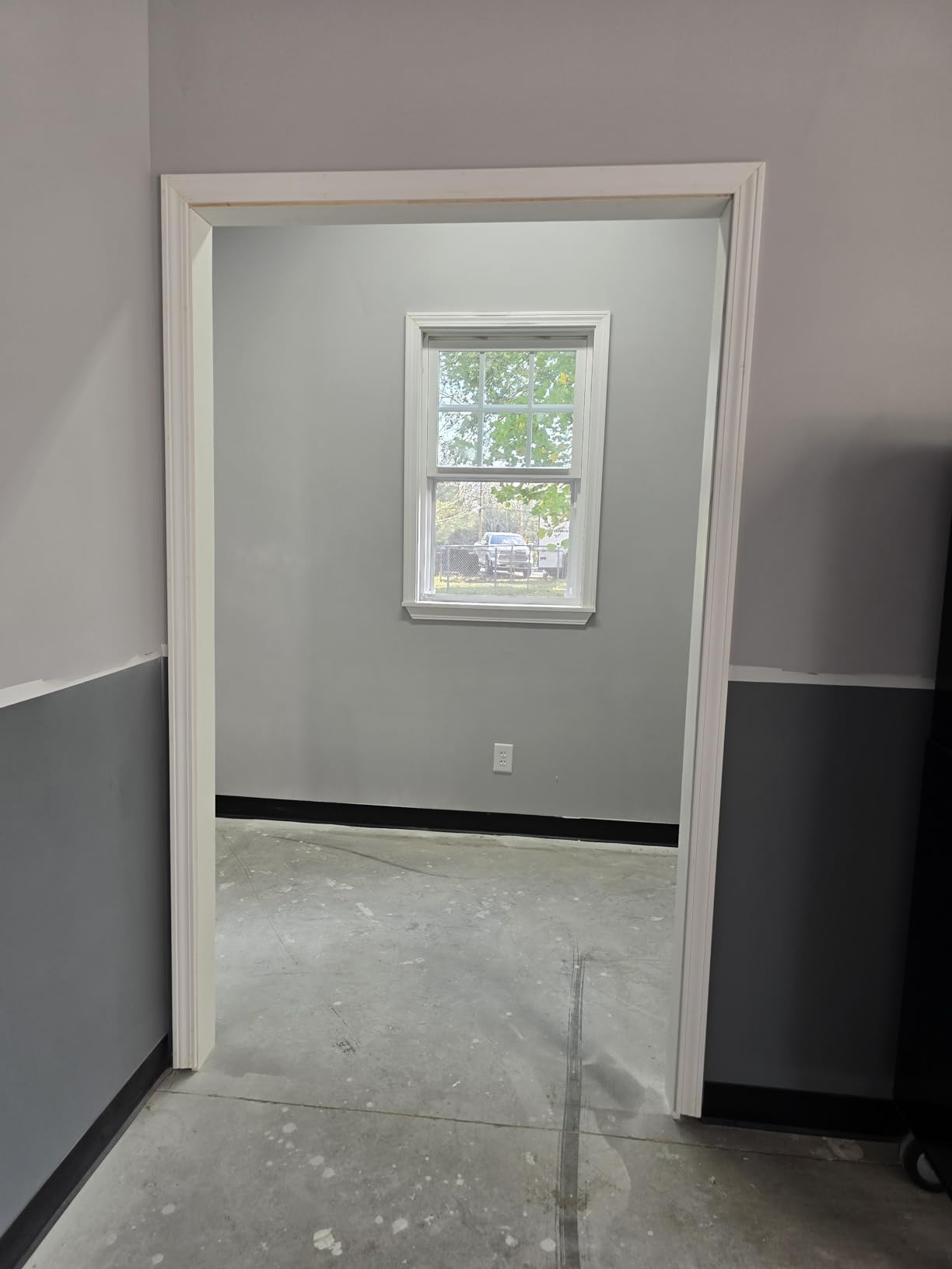 NEU MASTER Pneumatic Brad Nailer, 18 Gauge Nail Gun Fires 5/8-Inch to 2-Inch Brad Nails with Carrying Case, Safety Glasses, 800pcs Nails(Used with Air Compressor) customer photo 2