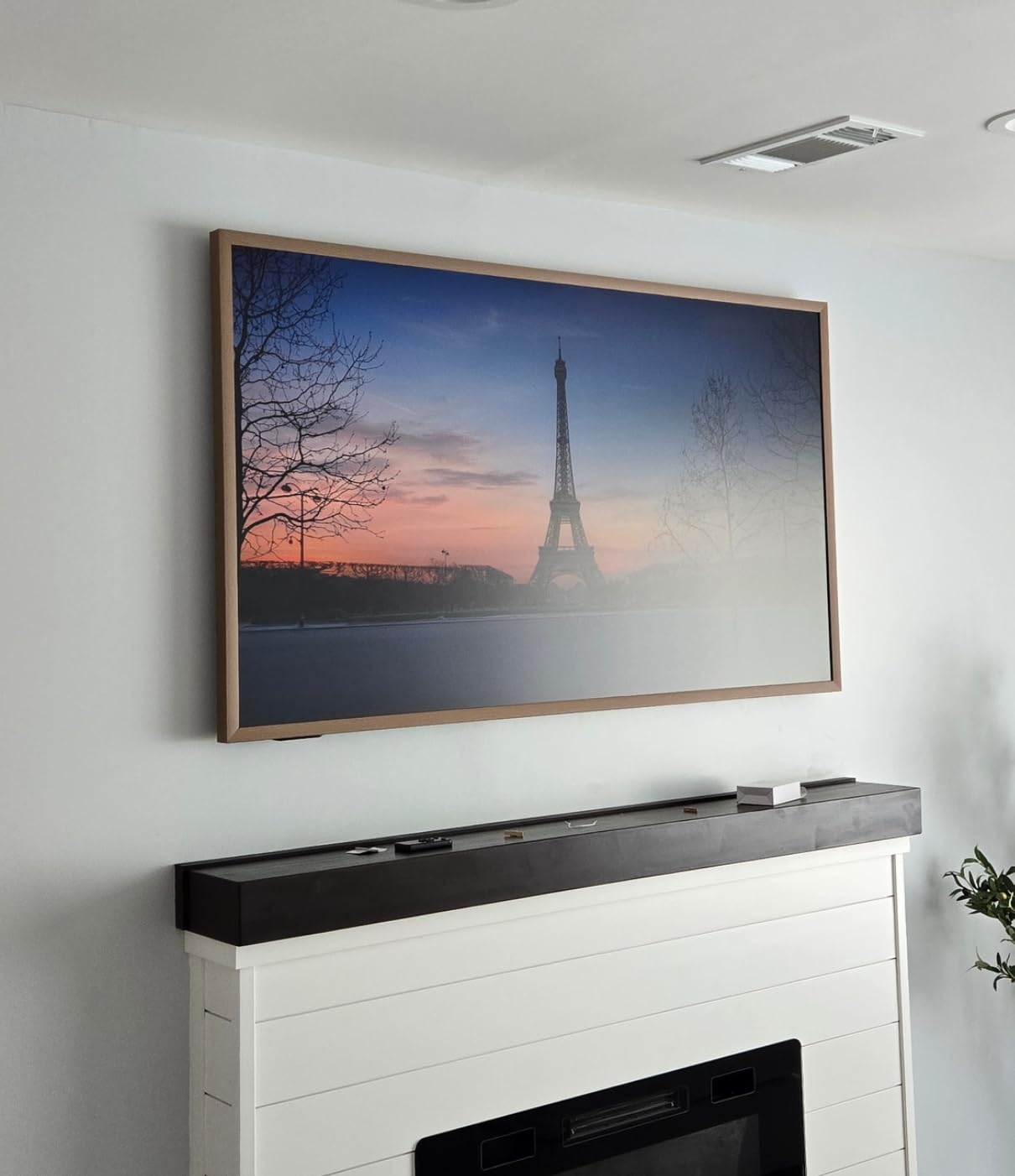 Hisense 65-Inch Class QLED 4K S7N CanvasTV Series Dolby Vision HDR Google Smart TV (65S7N) - 144Hz, Art Mode, Anti-Glare Panel, Hi-Matte Display, Frame & UltraSlim Wall Mount Included customer photo 2
