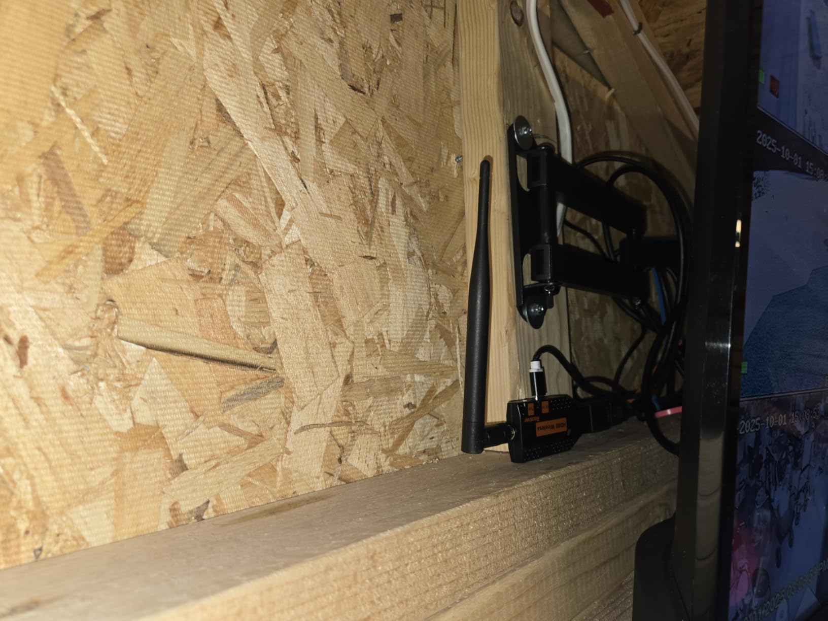 Wireless HDMI Transmitter and 2 Receiver, 4K Decode 1080P Full HD Output, 350FT/100M Long Range, 5.8G Extender Plug & Play Low Lag for Streaming Video/Audio Multiple TV/Monitor/Projector/DJs customer photo 2