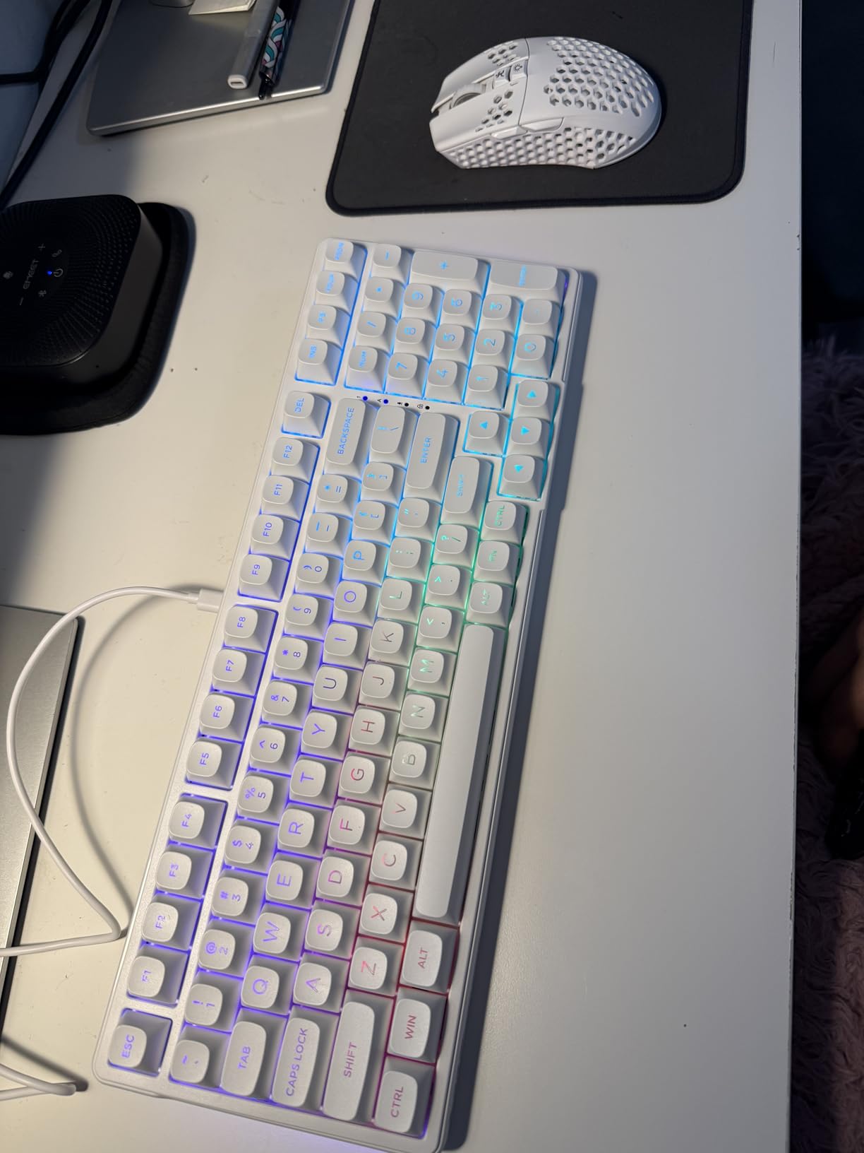 HUO JI E-Yooso Creamy Mechanical Keyboard Wired, Hot Swappable, Pre-lubed Linear Switches, Gasket Structure with Sound Dampening Foam, RGB Backlit, 99 Keys Custom Gaming Keyboard for PC/Mac,White customer photo 1
