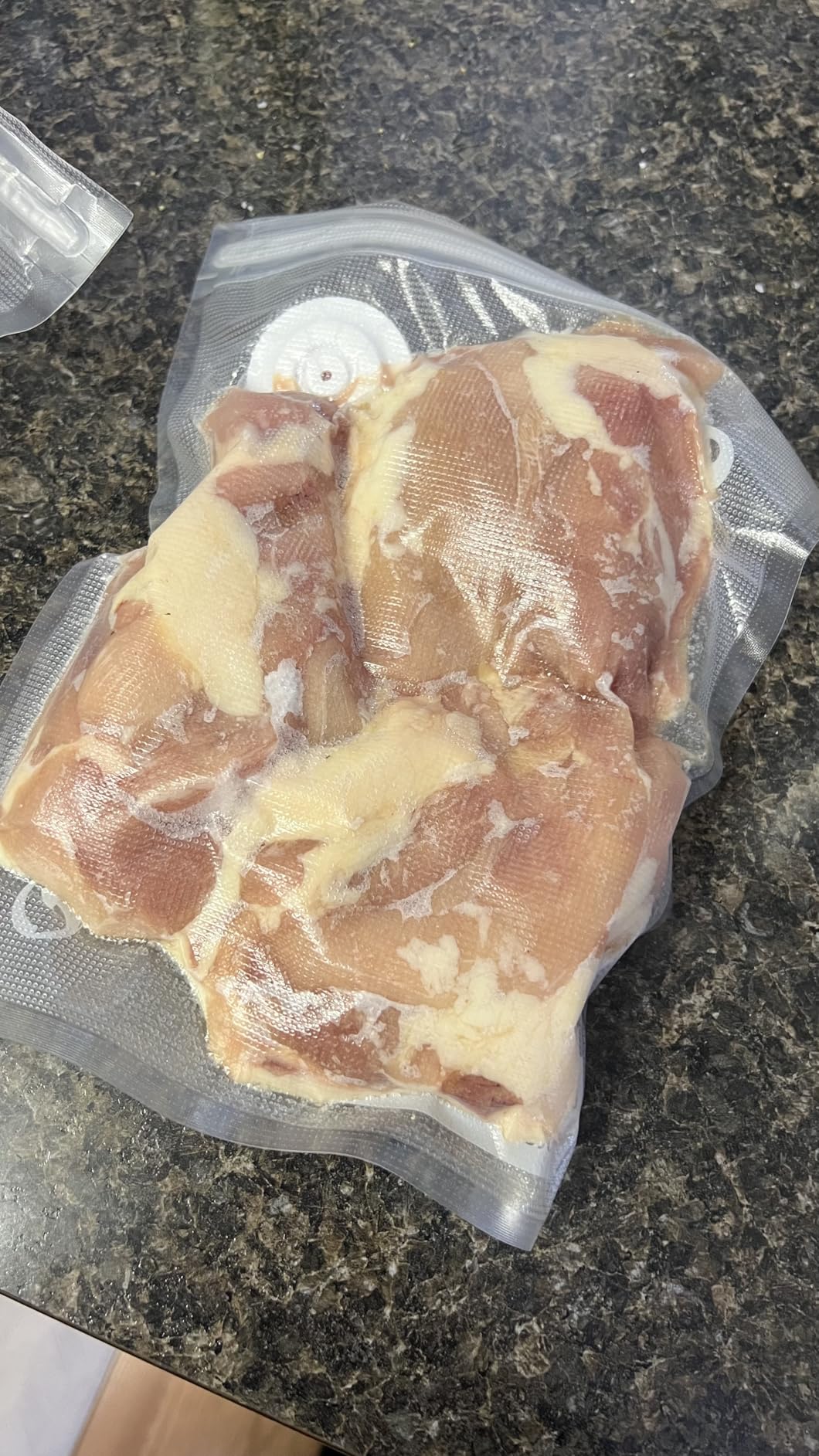 Chef Preserve Compact Vacuum Sealer for Food (Vacuum Sealer Machine + 30 Reusable Vacuum Bags) Powerful Handheld Vacuum Sealer Machine, Seal Meal Saver, Portable Food Sealer customer photo 2