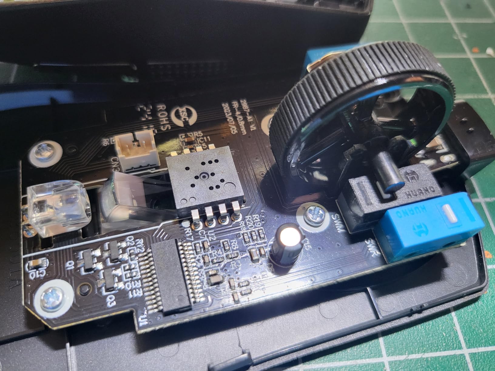 Redragon M724 Wired Gaming Mouse, 42G Ultra-Light 12,400 Max DPI Optical Gaming Mouse with 5 Programmable Buttons, Ergonomic Natural Grip Build, Software Supports DIY Keybinds & DPI, Black customer photo 1