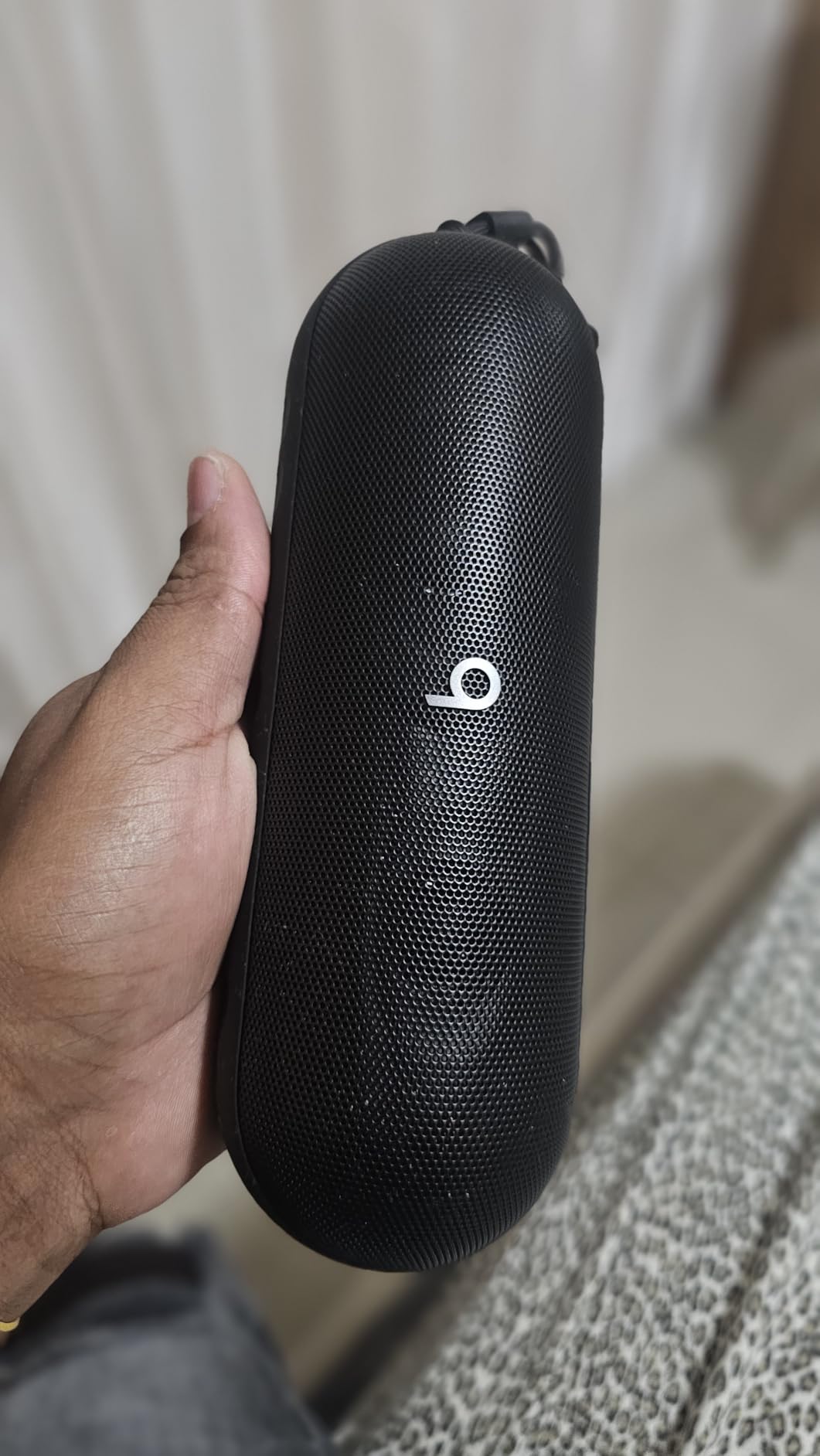 Beats Pill - Portable Bluetooth Speaker - Up to 24H Battery Life, Water Resistant, Bluetooth, Apple & Android Compatible, Seriously Loud Sound for Home, Outdoor and Travel - Matte Black customer photo 1