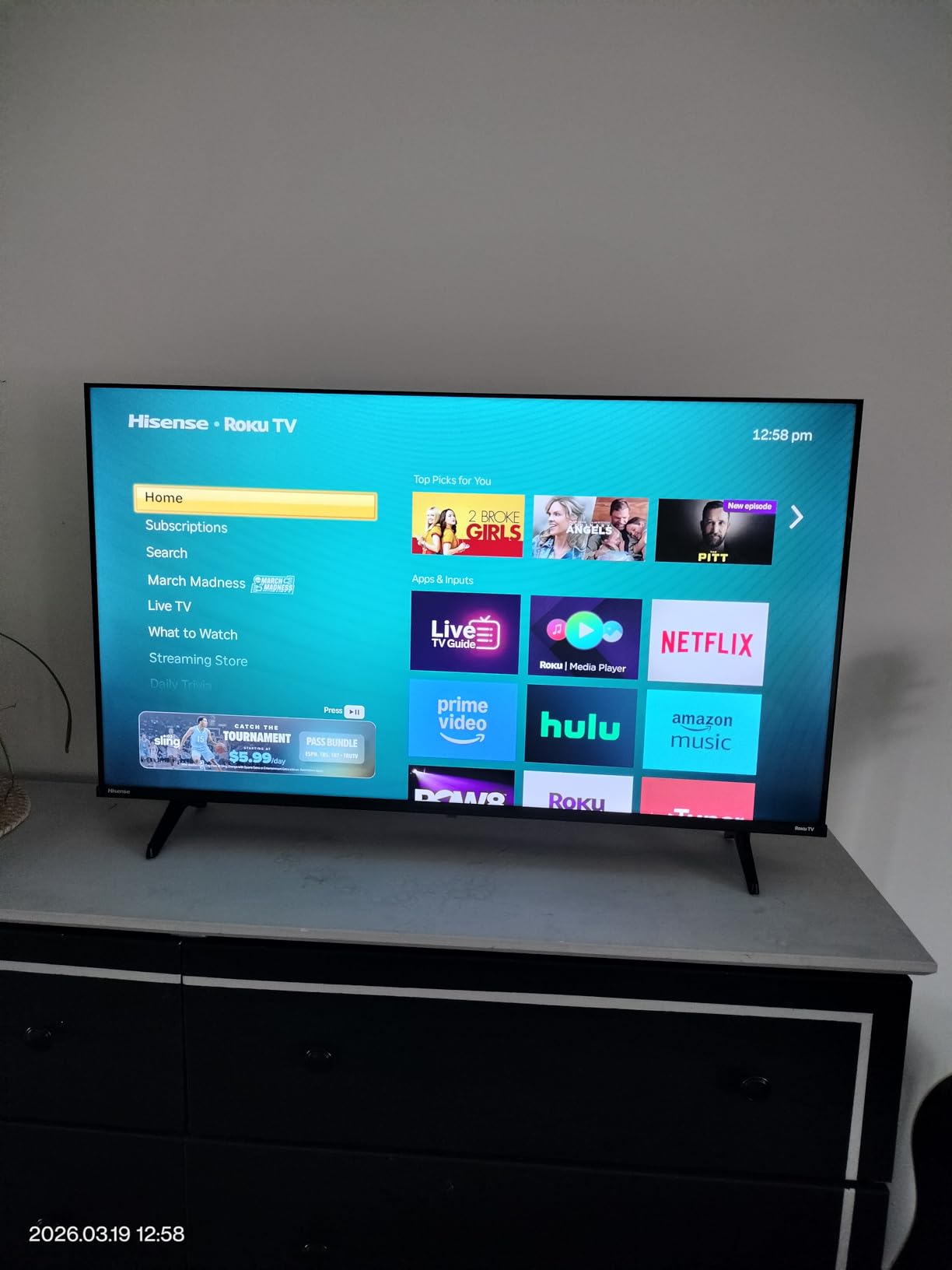 Hisense 32-Inch Class A4 Series HD 720p Smart Roku TV with Alexa Compatibility (32A4HNR) - Dolby Audio, Slim Bezel Design, Google Assistant customer photo 1