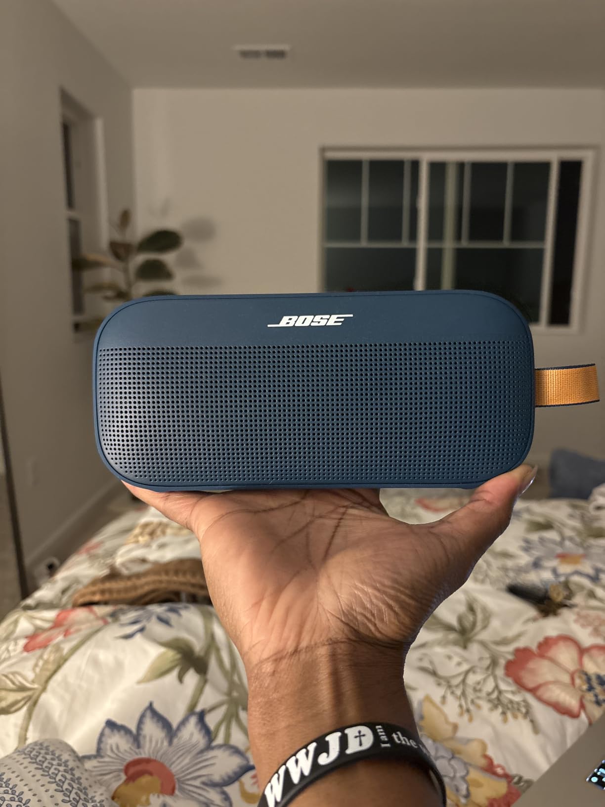 Bose SoundLink Flex Bluetooth Speaker (2nd Gen) - Portable Outdoor Speaker with Hi-Fi Audio, Waterproof and Dustproof, USB-C, Up to 12 Hours Battery Life, Blue Dusk customer photo 2