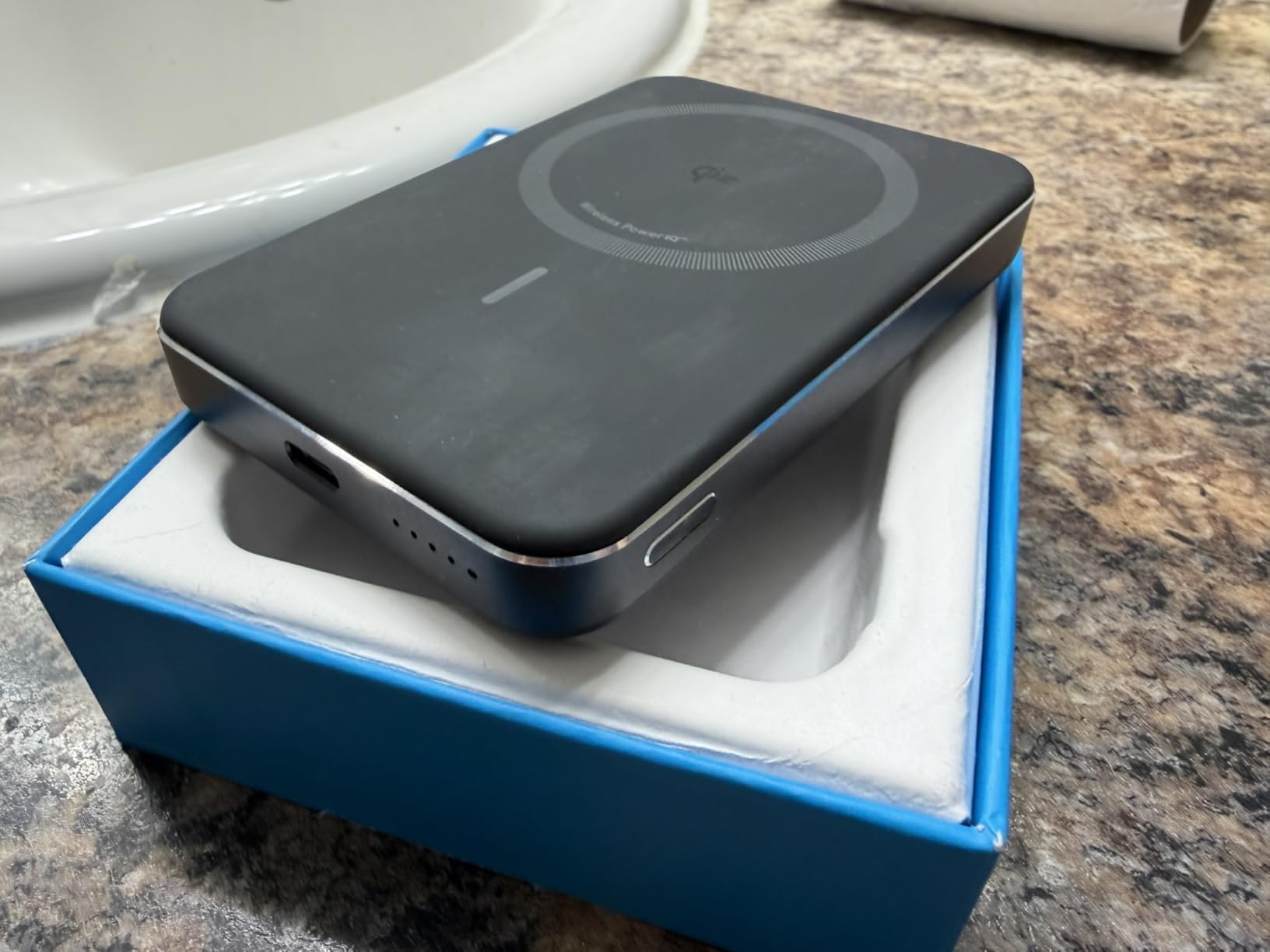 Anker MagGo Power Bank, Ultra-Slim 10,000mAh Magnetic Battery Pack, Qi2 Certified 15W Ultra-Fast MagSafe Compatible customer photo 1