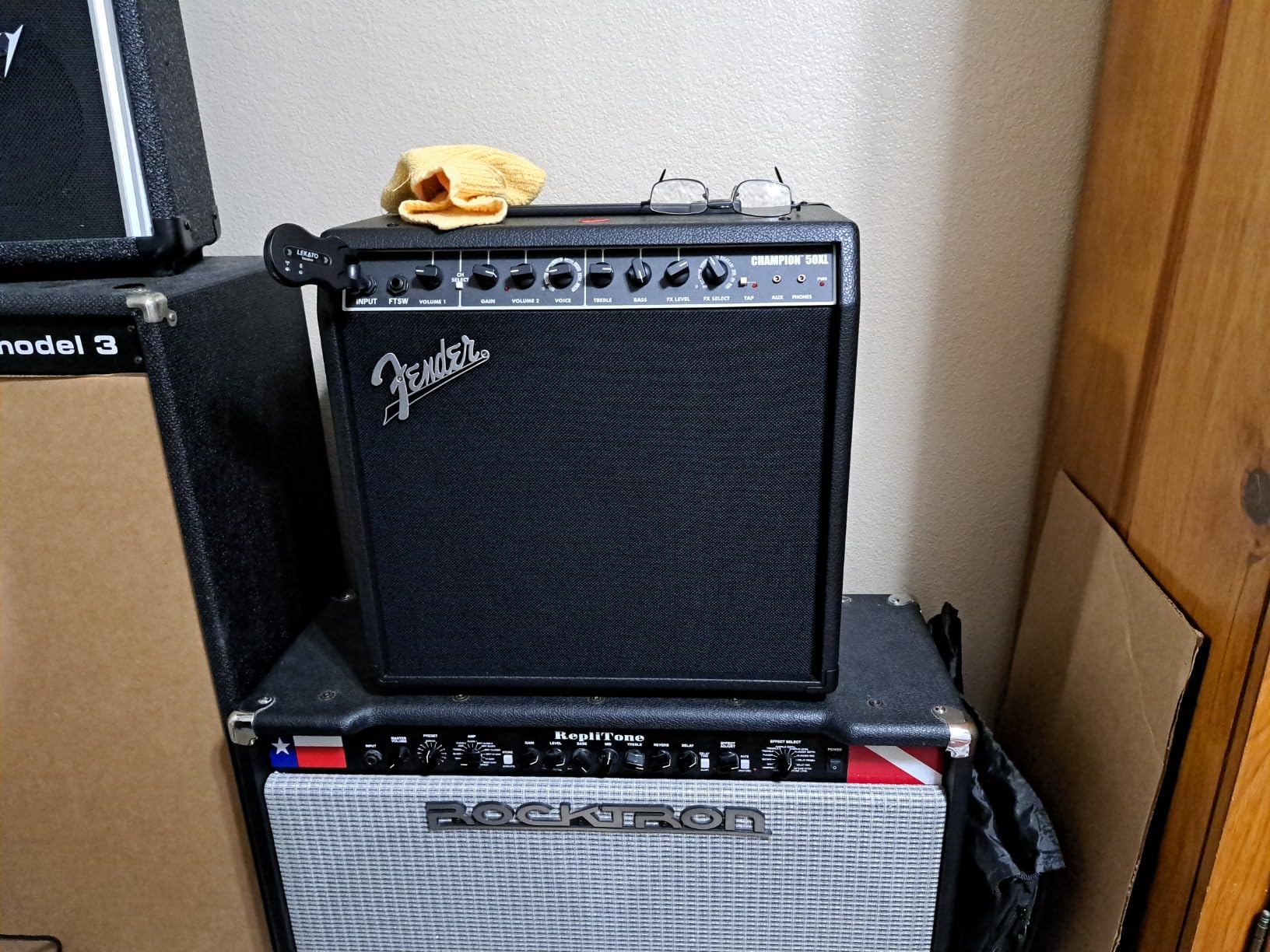 Fender Champion II 50 Guitar Amp, 50 Watts, with 2-Year Warranty, Features 12 Built-In Effects Models customer photo 2