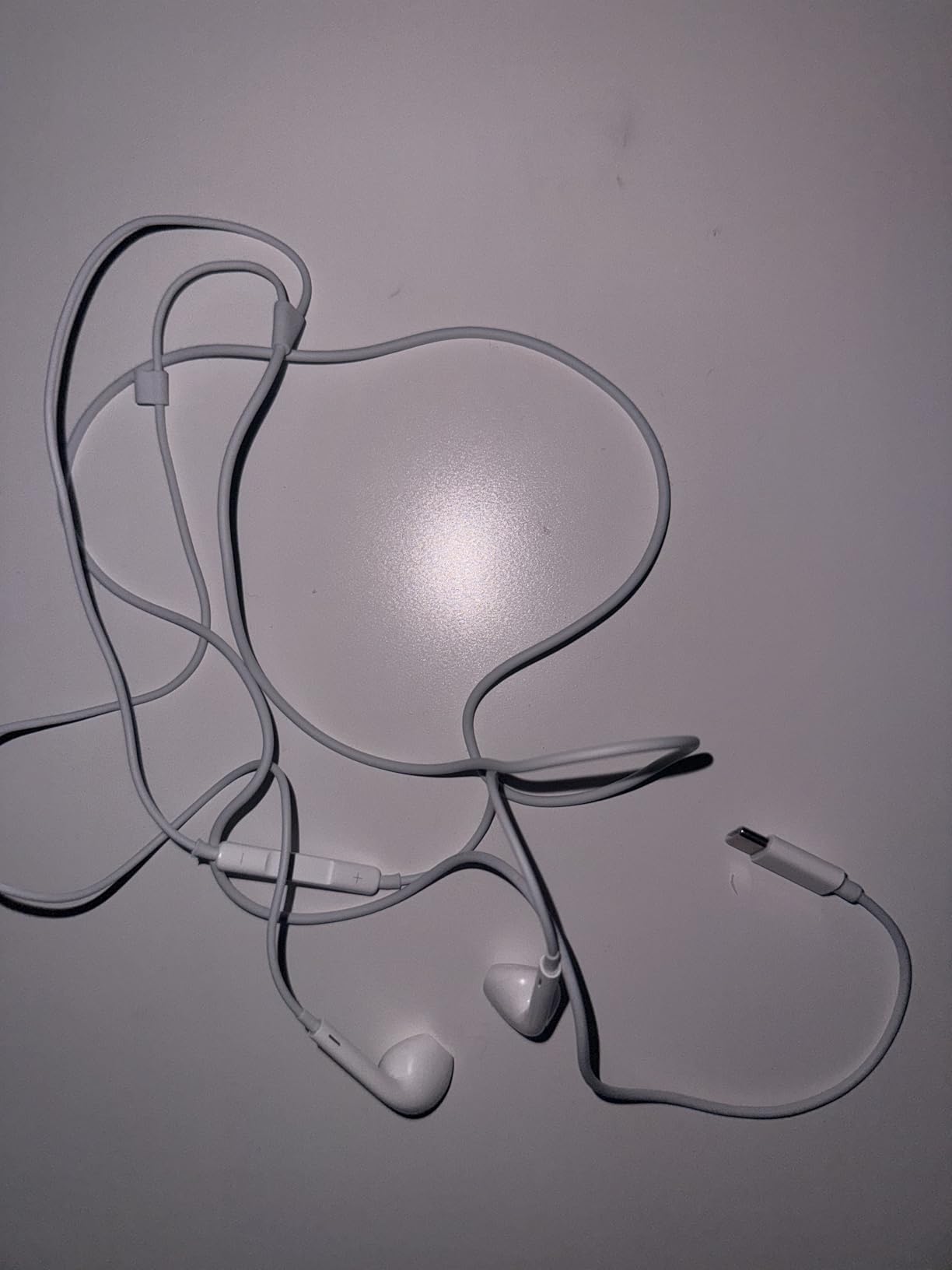 Apple EarPods Headphones with 3.5mm Plug, Wired Ear Buds with Built-in Remote to Control Music, Phone Calls, and Volume customer photo 1