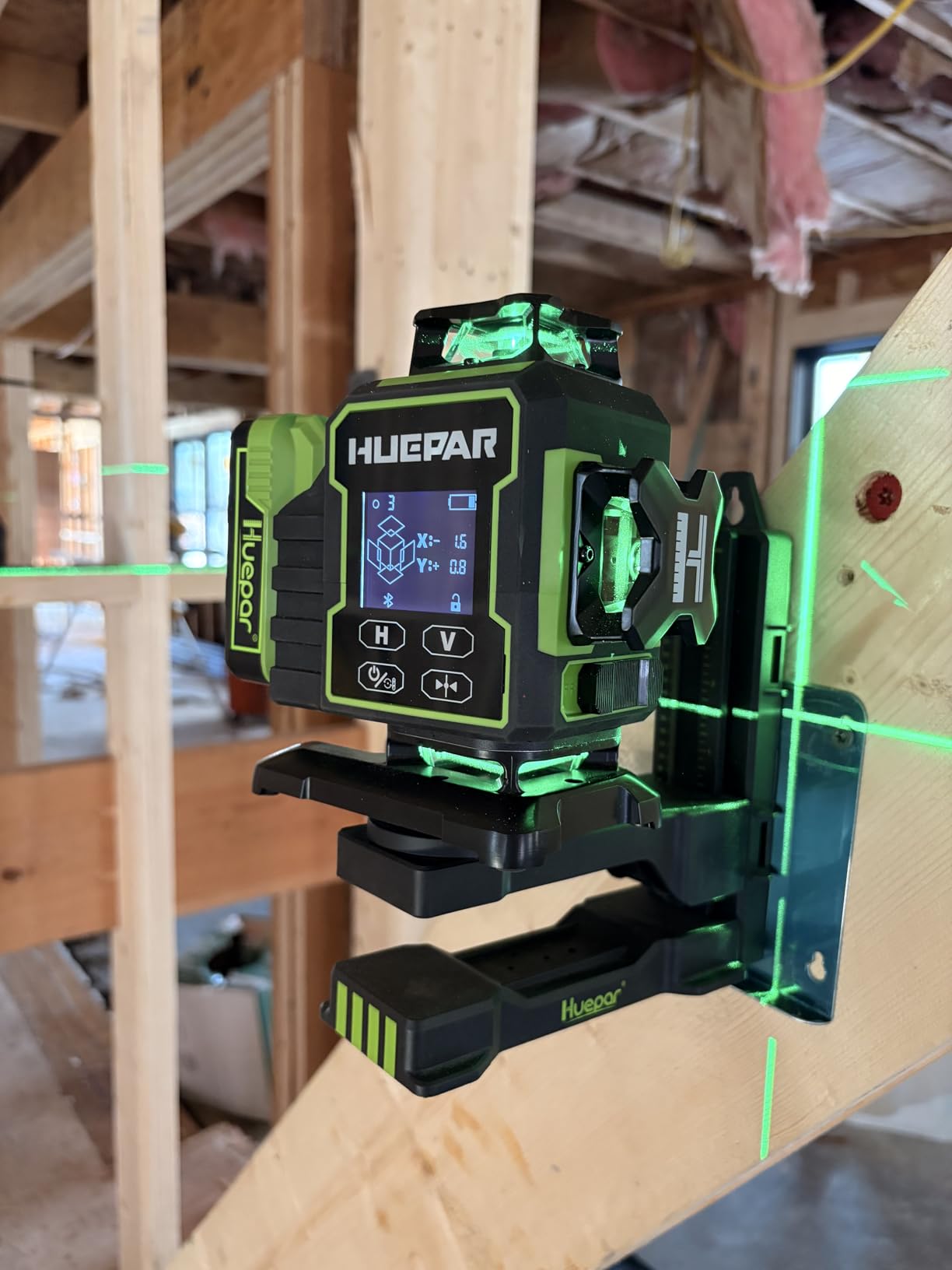 Huepar Laser Level 360 Self Leveling, W04CG Upgraded 4x360 Bluetooth Construction Lazer Leveler Tool with Electric Rotating Base and Large LCD Screen, 4D 16 Lines Green Cross Laser Level customer photo 1