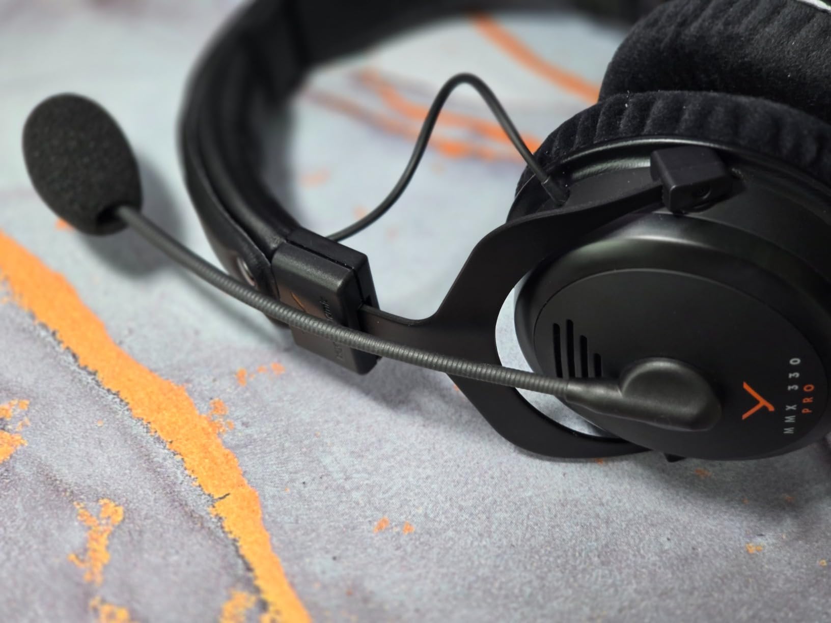 beyerdynamic MMX 330 Pro Open-Back Gaming Headset with Stellar.45 Driver and Condenser Microphone, Wired Gaming Headphone Suitable for PC, Gaming Console, PS, Switch. Handmade in Germany, Black customer photo 1