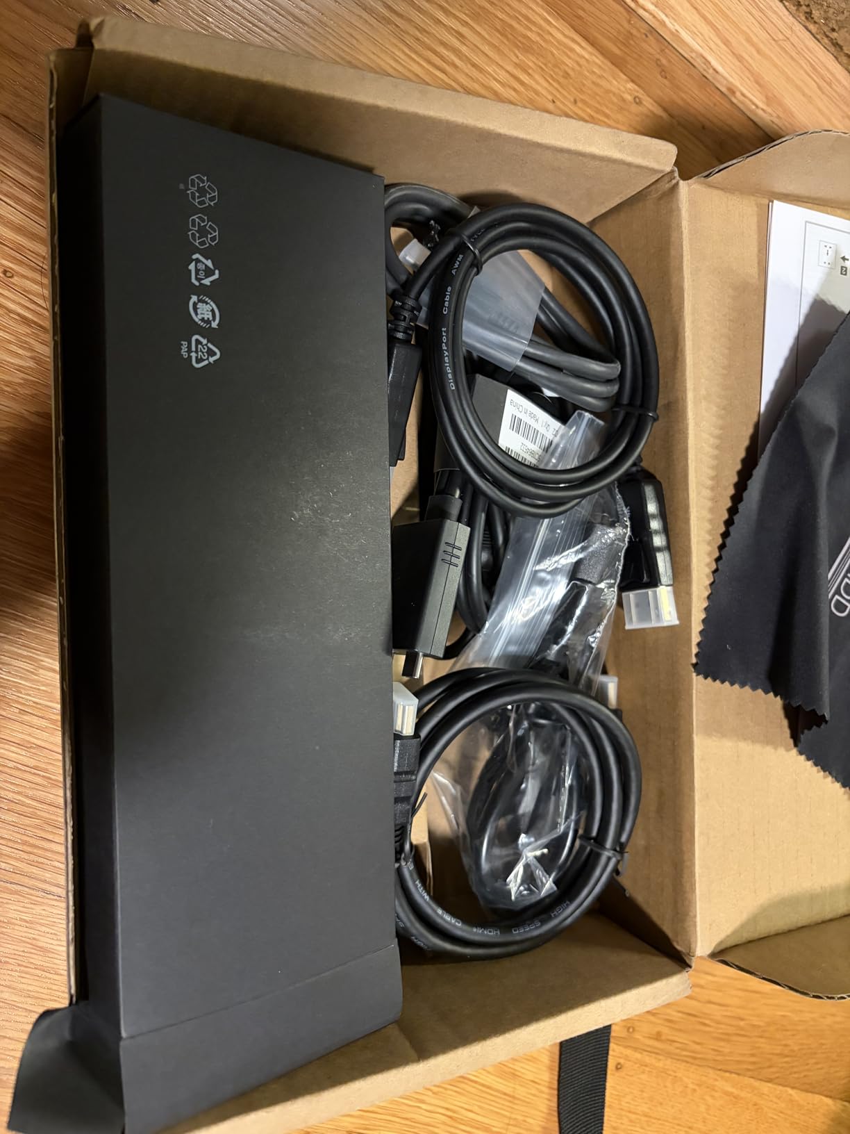 40B00300US Lenovo Docking Station USB C Bundle - 1 Year Warranty, Supports 4K Display, Thunderbolt 4 Dock with 300W Adapter, Anyhdd HDMI, DisplayPort, Thunderbolt Cables & Cloth customer photo 1