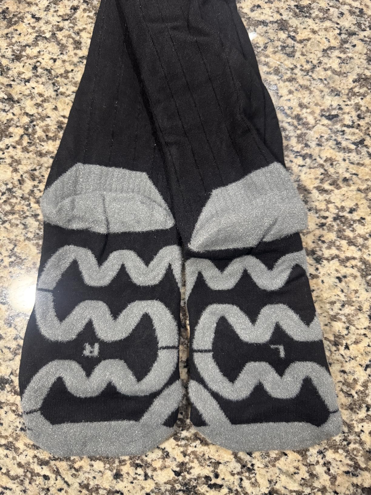 Heated Sock, Heated Socks for Women Men,4 Heat Adjustment,5000mAh Rechargeable Electric Heated Socks, Winter Warm Thermal Socks Unisex Foot Warmers for Skiing Hiking Riding Camping customer photo 2