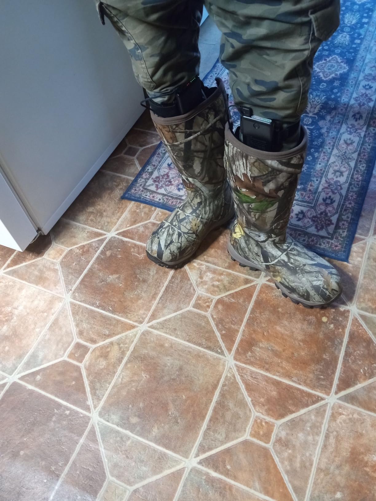 Heated Insoles for Men Women, Rechargeable Electric Foot Warmers,5000mAh Battery Toe Feet Warmer Boot, Washable Cut to Size Fit Thermal Shoe Inserts for Outdoor Work, Hunting Skiing Cycling with App L customer photo 2