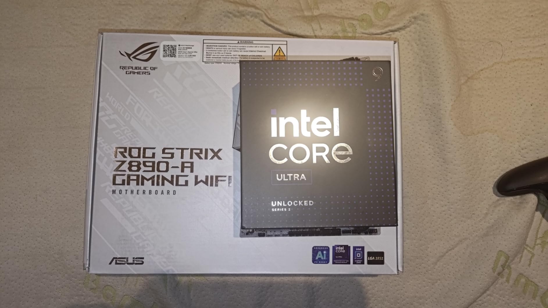 Intel Core Ultra 9 Desktop Processor 285K - 24 cores (8 P-cores + 16 E-cores) up to 5.7 GHz customer photo 2
