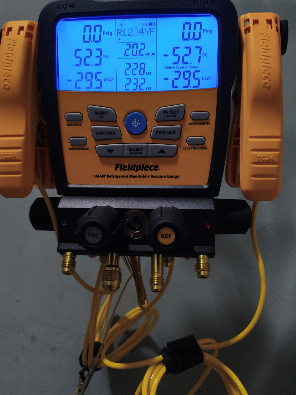 Fieldpiece SM482V Wireless 4-Port SMAN Refrigerant Manifold with Vacuum Gauge - Air Conditioning/Refrigerant Digital Gauges for HVAC & Refrigeration customer photo 1