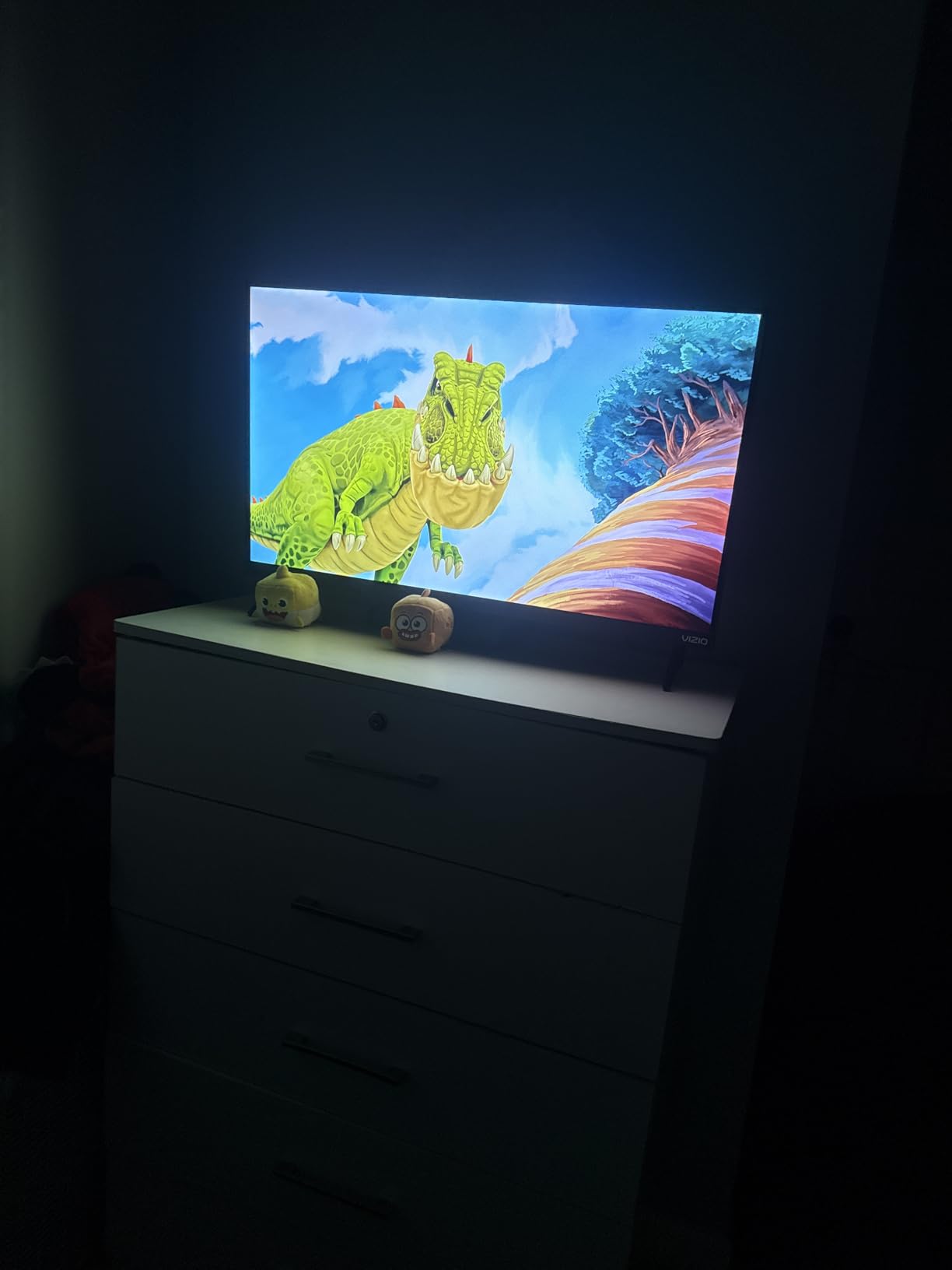 VIZIO 32 Inch V Series Full Array LED Smart HD TV 720p Bluetooth Compatible with VRR, DTS Virtual X, Airplay 2 and Chromecast Built-in (VHD32M-0810) (Renewed) customer photo 2