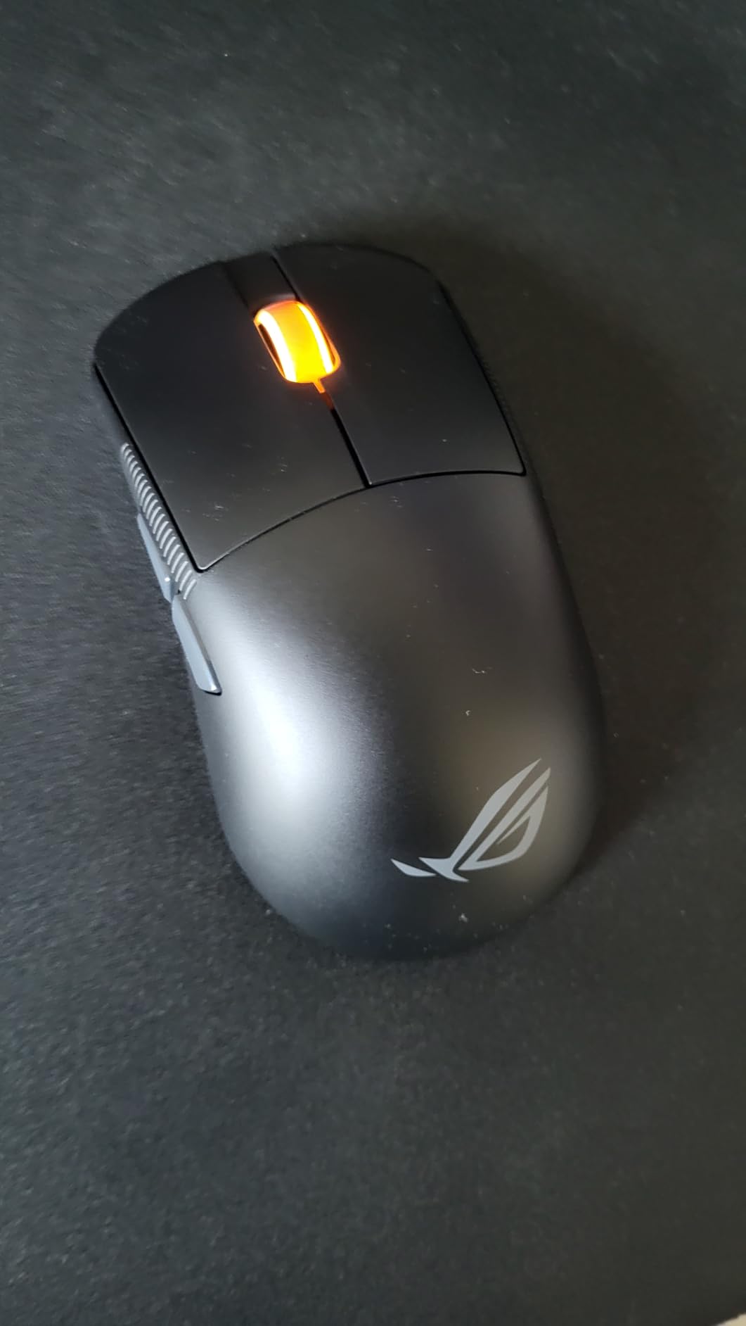 ASUS ROG Harpe Ace Mini Wireless Esports Gaming Mouse - Small Compact Design, Right-Handed, 49g Lightweight, Tri-Mode Connectivity, 36K DPI, up to 105Hr Battery, Pro-Approved, PC/Mac Support - Black customer photo 2