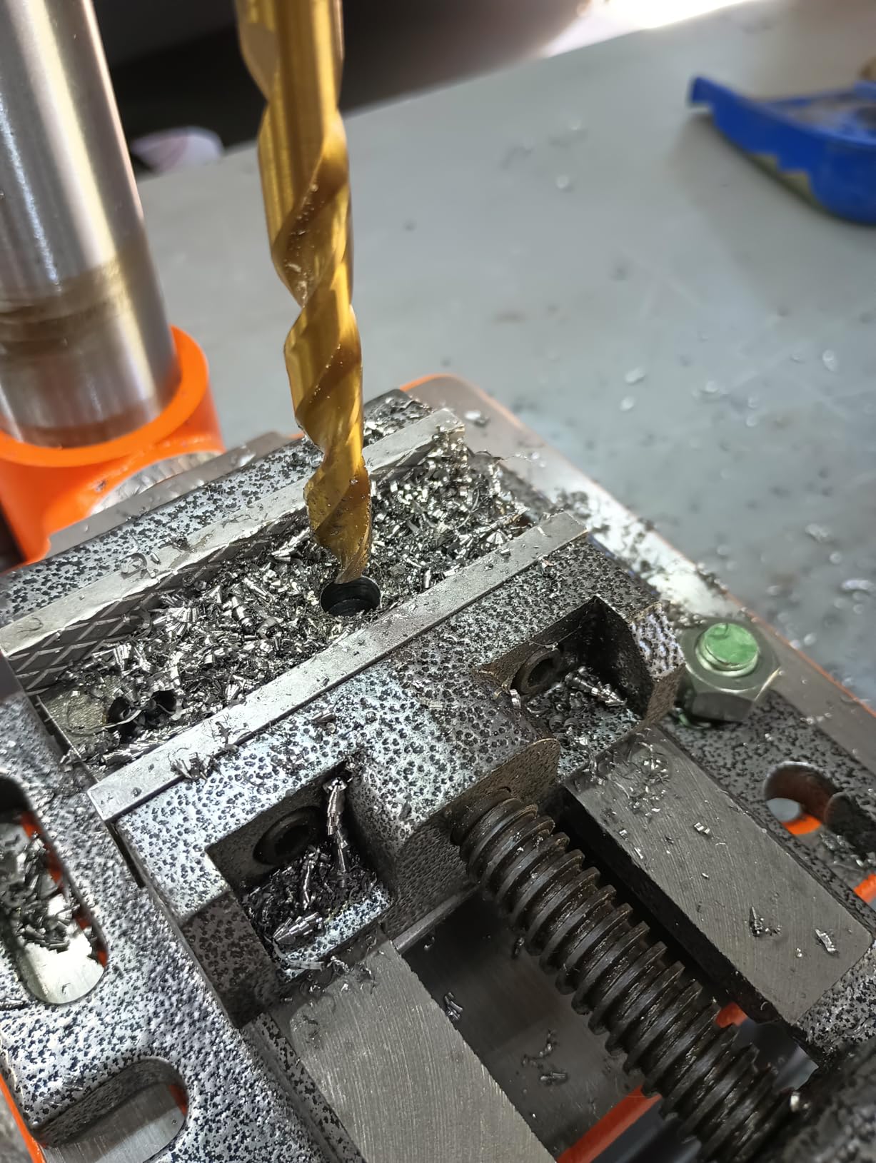 VEVOR 8 in Benchtop Drill Press, 2.5A Induction Motor, Tabletop Drilling Machine with 750/1140/1740/2340/3200 RPM Adjustable Speed, 0-45° Tilting Worktable, LED Work Light customer photo 2