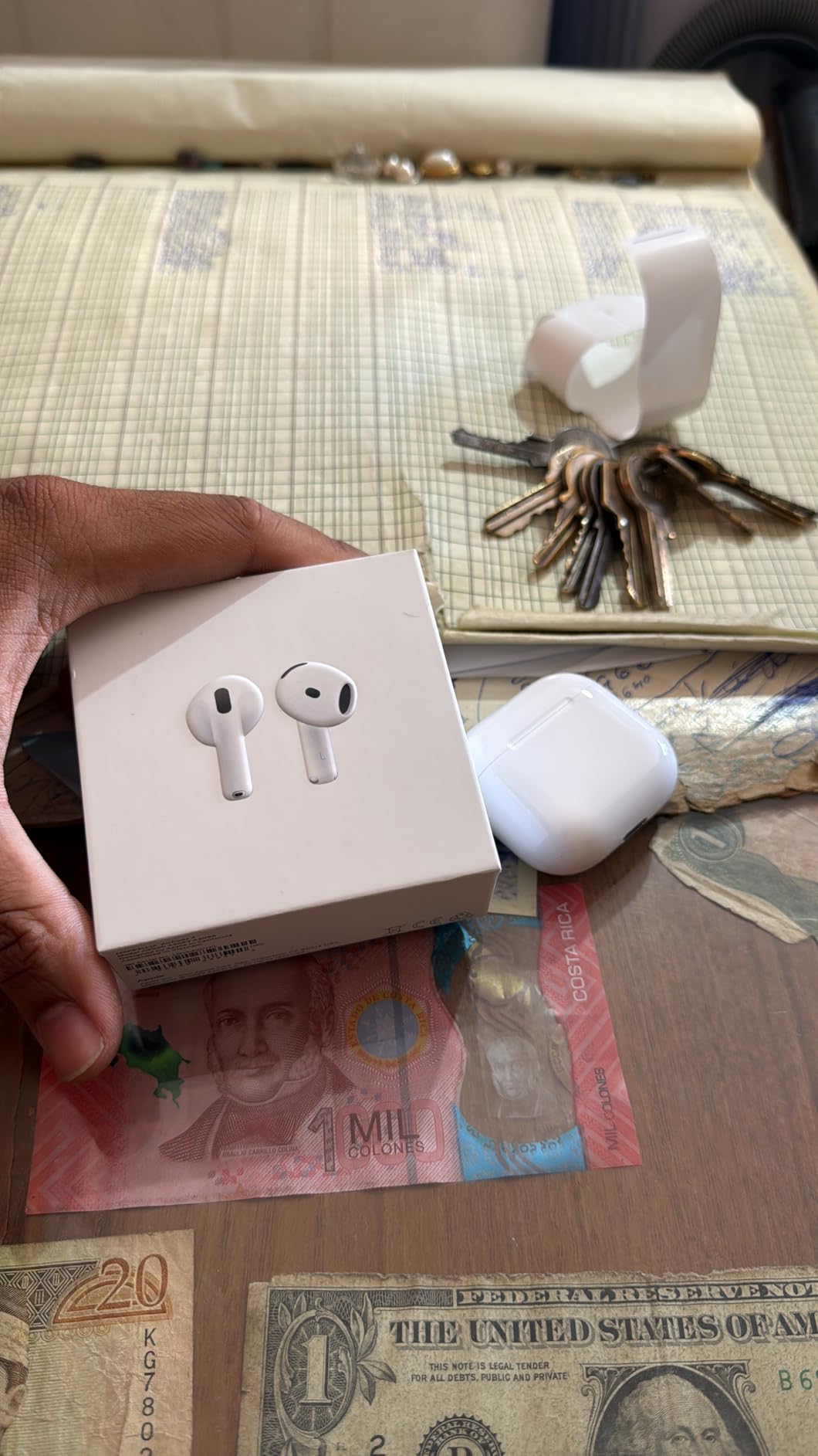 Apple AirPods 4 Wireless Earbuds, Bluetooth Headphones, Personalized Spatial Audio, Sweat and Water Resistant, USB-C Charging Case, H2 Chip, Up to 30 Hours of Battery Life customer photo 2