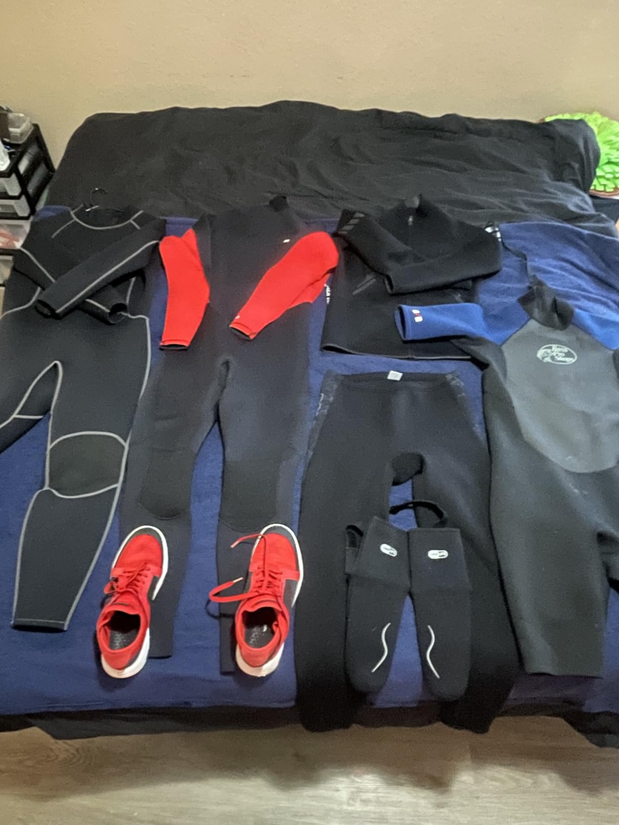 Wetsuits Men 5mm Back Zip Fullsuit Superstretch Neoprene GBS Seams Surfing Wetsuit customer photo 1