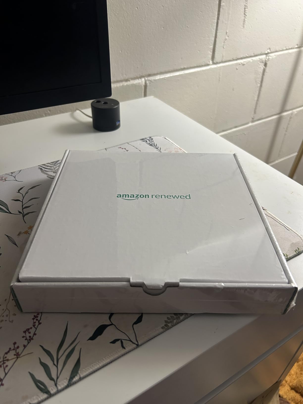 Apple iPhone 16 Pro Max, US Version, 256GB, Black Titanium - Unlocked (Renewed) customer photo 2