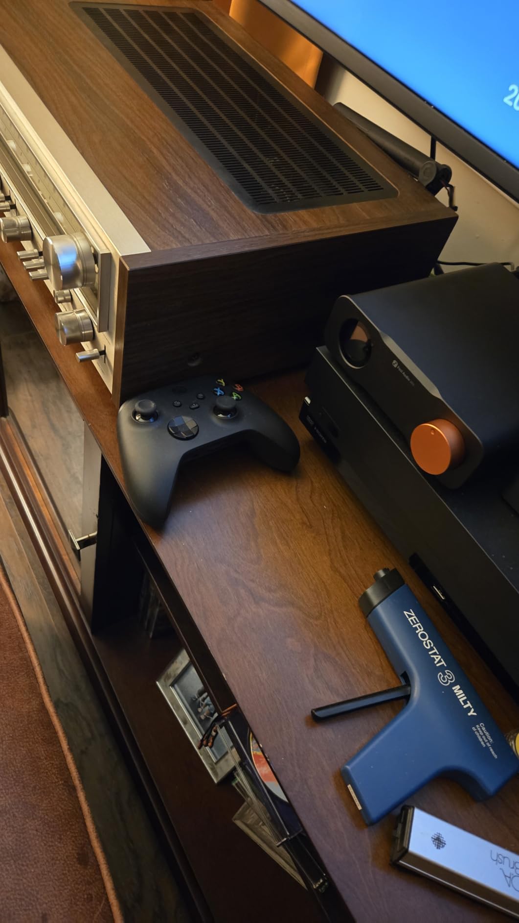 Fosi Audio ZD3 Desktop DAC Preamp, Fully Balanced Digital to Analog Audio Converter with ES9039Q2M for Home Stereo Amplifier, Bluetooth/USB/Optical/Coax/TV HDMI ARC Input, XLR/RCA Output with Remote customer photo 1