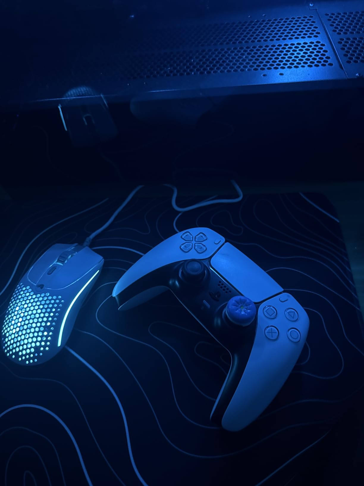 Glorious Gaming - Superlight Wired PC Gaming Mouse with Honeycomb Shell, 6 Programmable Buttons, RGB Lighting & PTFE Skates - Model O 2 Mini, Matte White customer photo 2