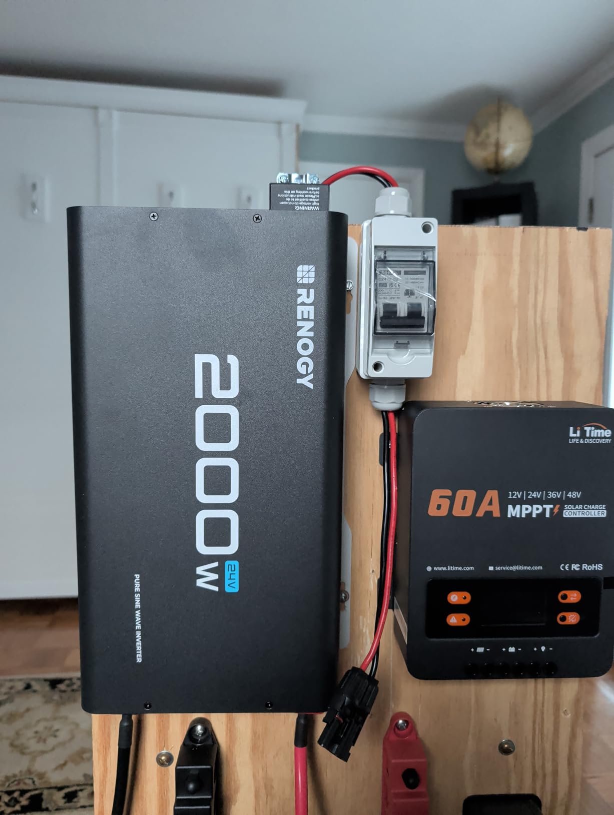 Renogy 2000W 24V Pure Sine Wave Inverter, 4000W Peak Power, 92% Energy Efficiency, with 2 AC Outputs, Remote Control, RV Truck Marine Camping customer photo 1