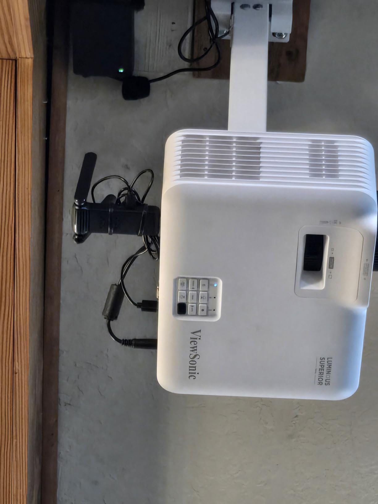 Wireless HDMI 2 Receivers and Transmitter,Up to 6 RXs,No Hot,Plug and Play,2.4/5.8GHz Wirelessly Casting to Multiple Screens,50M/165FT,Wireless HDMI Splitter for TV/DSLR Camera/Projector/Laptop/PC customer photo 1