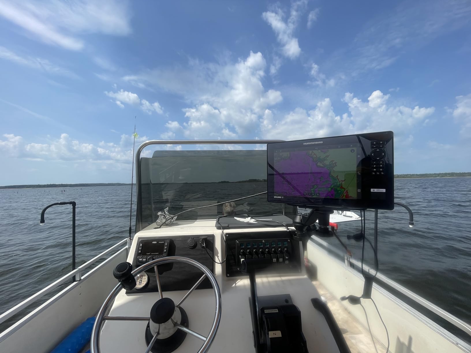 Humminbird XPLORE Series GPS Fish Finder MEGA Side Imaging+ with 9-inch HD Touchscreen Display customer photo 1