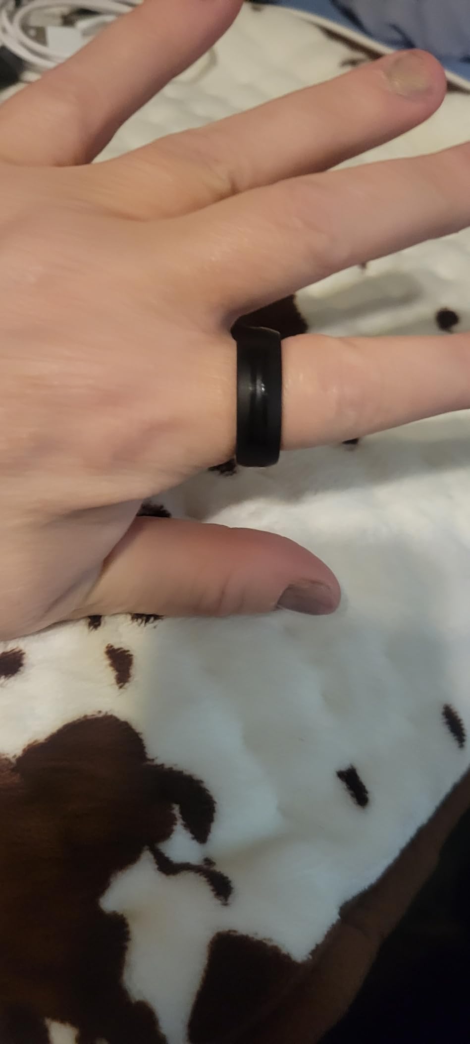Lynx Smart Ring-All Day Sleep & Activity Tracking, Includes Charging Case, 7-Day Battery Life, Subscription-Free App for iOS & Android, Size Before You Buy (Black, Size 10) customer photo 1