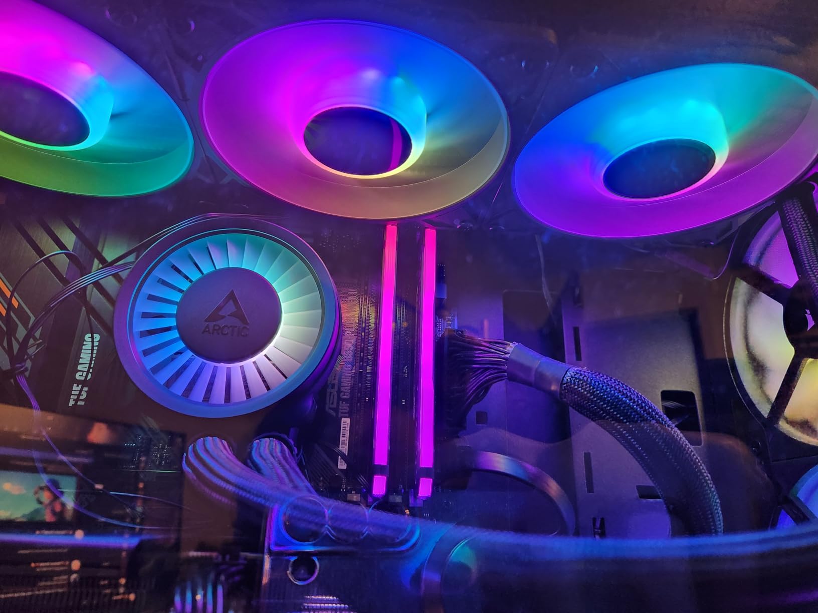 ARCTIC Liquid Freezer III Pro 360 A-RGB - AIO CPU Cooler, 3 x 120 mm Water Cooling, 38 mm Radiator, PWM Pump, VRM Fan, AMD AM5/AM4, Intel LGA1851/1700 Contact Frame - Black customer photo 1