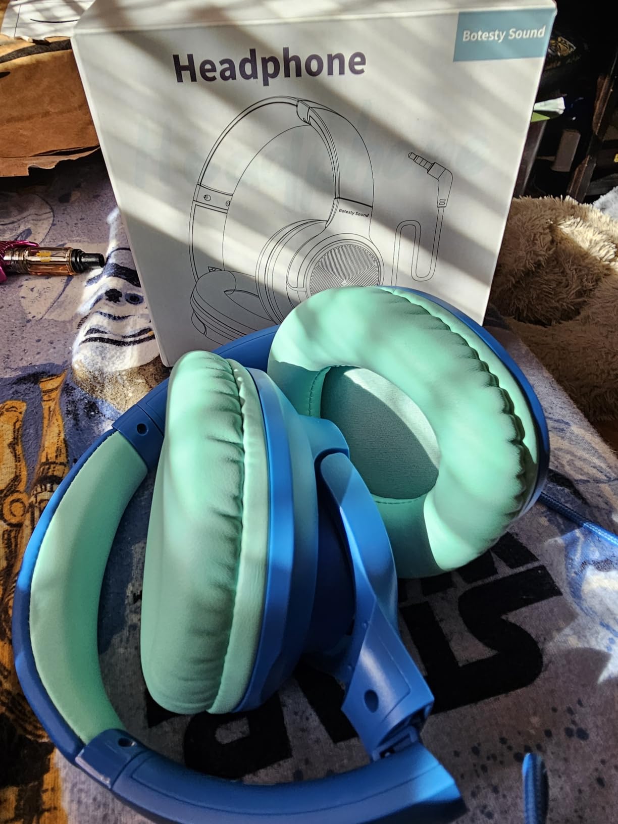 Headphones Wired with Microphone, Over Ear Foldable 3.5mm Plug in Headphones Corded with 4.9ft Tangle-Free Nylon Cord customer photo 1