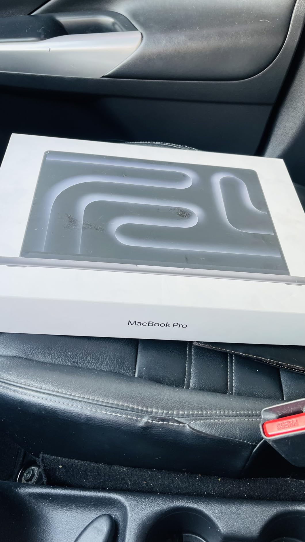 Apple 2024 MacBook Pro with Apple M4 Pro Chip (16-inch, 24GB RAM, 512GB SSD Storage) Space Black (Renewed) customer photo 2