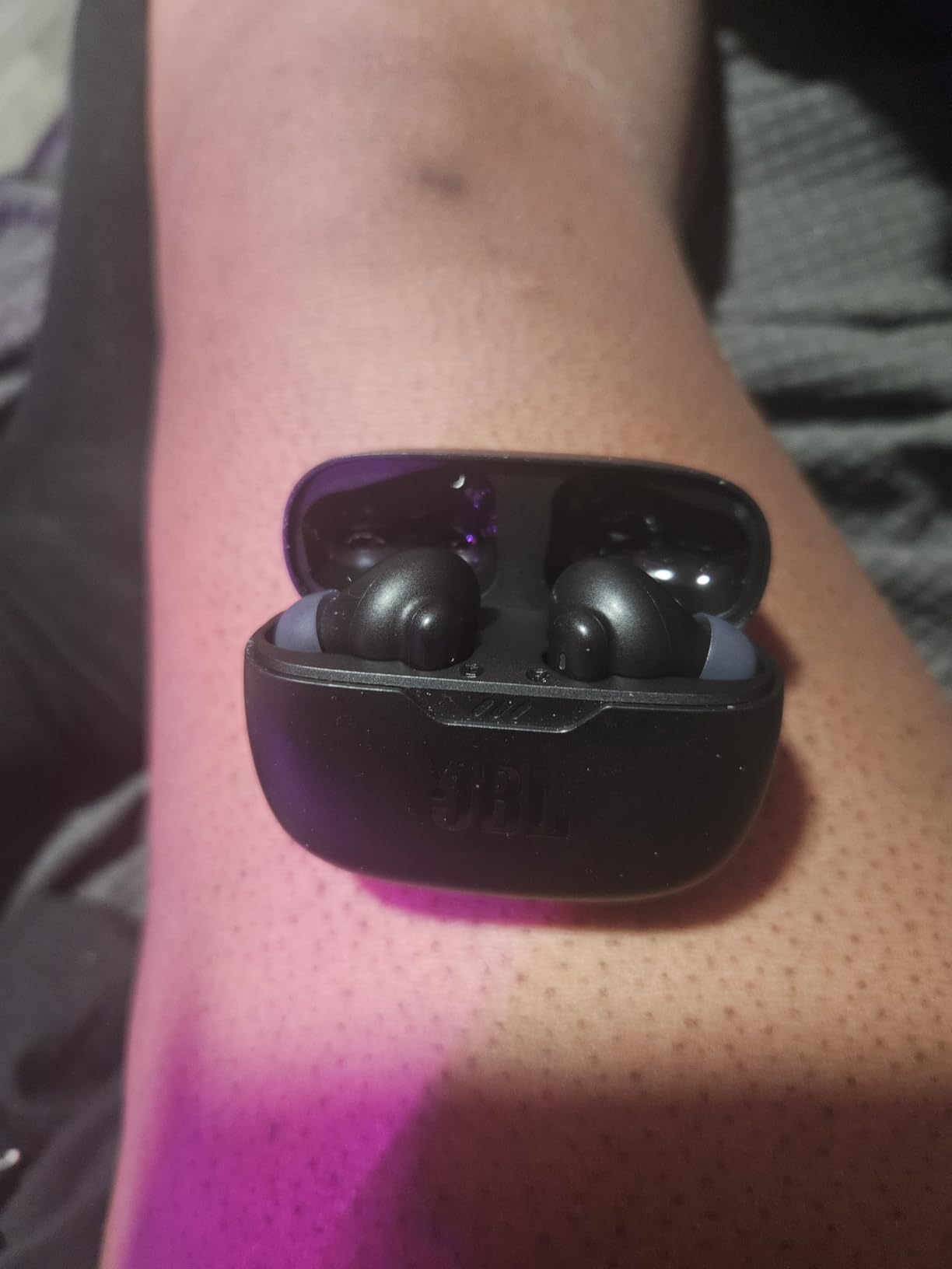 JBL Vibe Beam 2 - True Wireless Noise Cancelling Earbuds with JBL Pure Bass Sound & Smart Ambient technology, 4mics for crisp, clear calls, up to 40Hrs of Playback, IP54 Dust & Water resistant (Black) customer photo 1