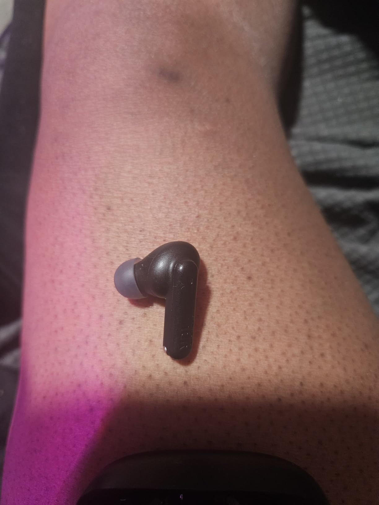 JBL Vibe Beam 2 - True Wireless Noise Cancelling Earbuds with JBL Pure Bass Sound & Smart Ambient technology, 4mics for crisp, clear calls, up to 40Hrs of Playback, IP54 Dust & Water resistant (Black) customer photo 2