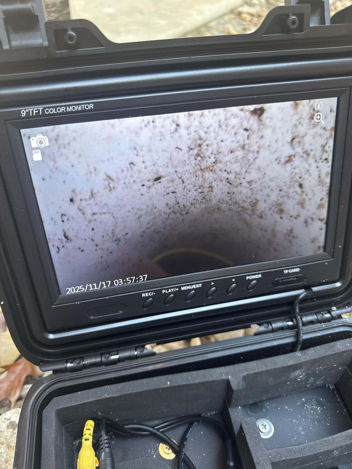 VEVOR Sewer Camera, 98 ft/30m, Self-Leveling Drain Inspection Camera with 9 inch 1080P HD Screen, 36X Zoom, IP68 Waterproof Plumbing Camera with Lights-12 LED, 32GB Card Snake Camera for Duct Pipe customer photo 1