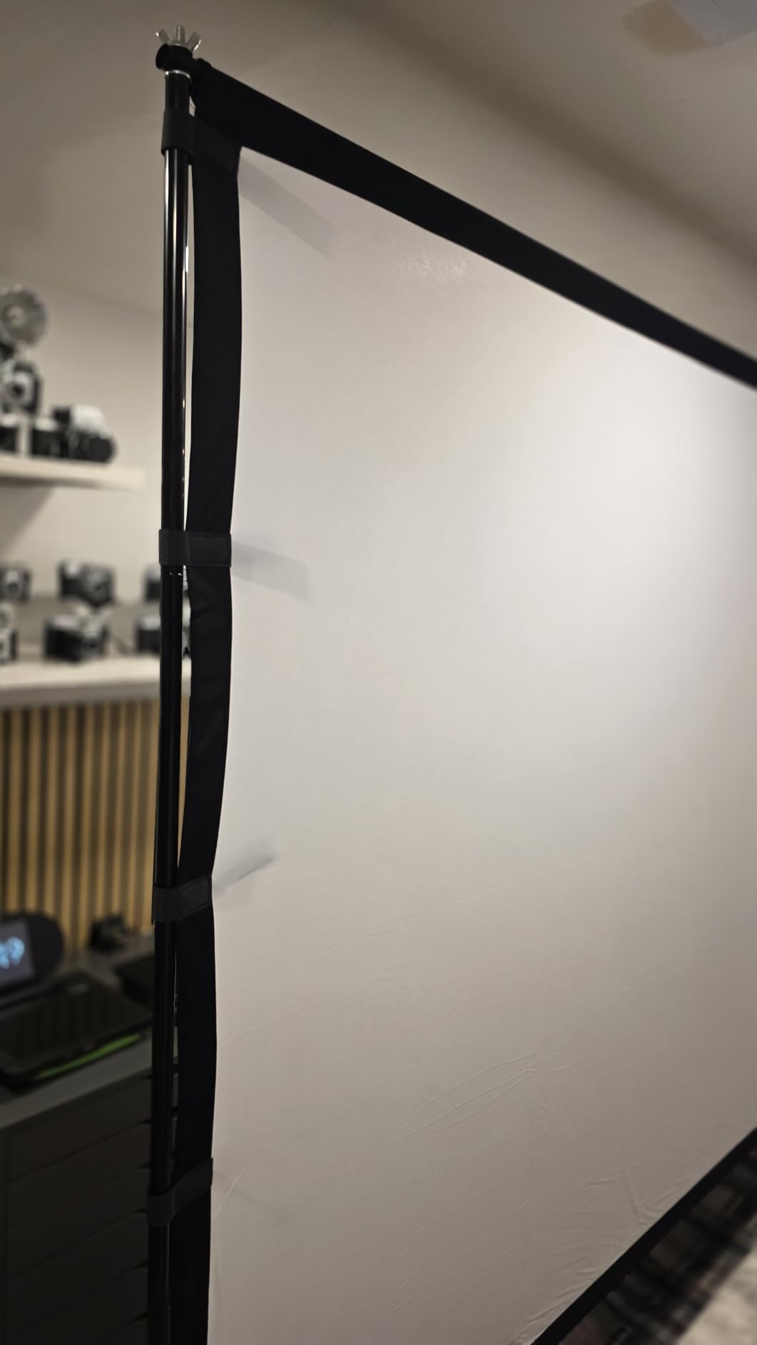 Outdoor Projector Screen with Stand - 120 inch Portable Projector Screens Indoor Outdoor Projector Screen 16:9 4K HD Outdoor Movie Screen with Carry Bag,Enioy Home Theater Projection Screen customer photo 1