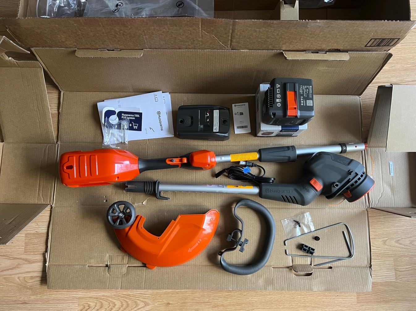 Husqvarna 110iL FLXi Cordless Grass Trimmer and Edger, Attachment Capable Battery Weed Trimmer with 4 Ah Battery and Charger Included, Extension Pole for Longer Reach customer photo 1