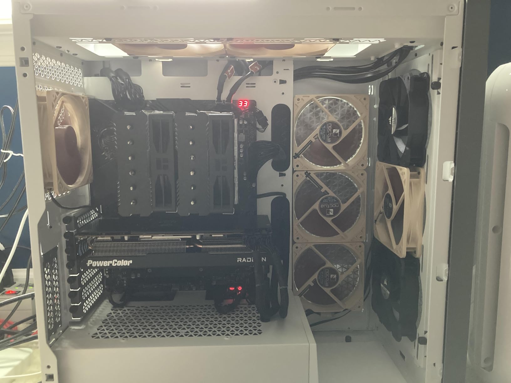 PowerColor Twin Fan AMD Radeon RX 7800 XT 16GB GDDR6 customer photo 1