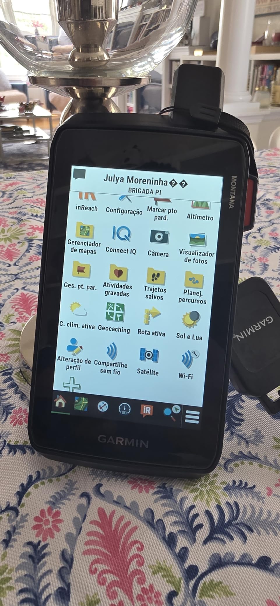 Montana 710, Rugged GPS Handheld Navigator with Large 5-inch Glove-Friendly Touchscreen, Satellite Imagery and Maps for Routing on Roads and Trails customer photo 2