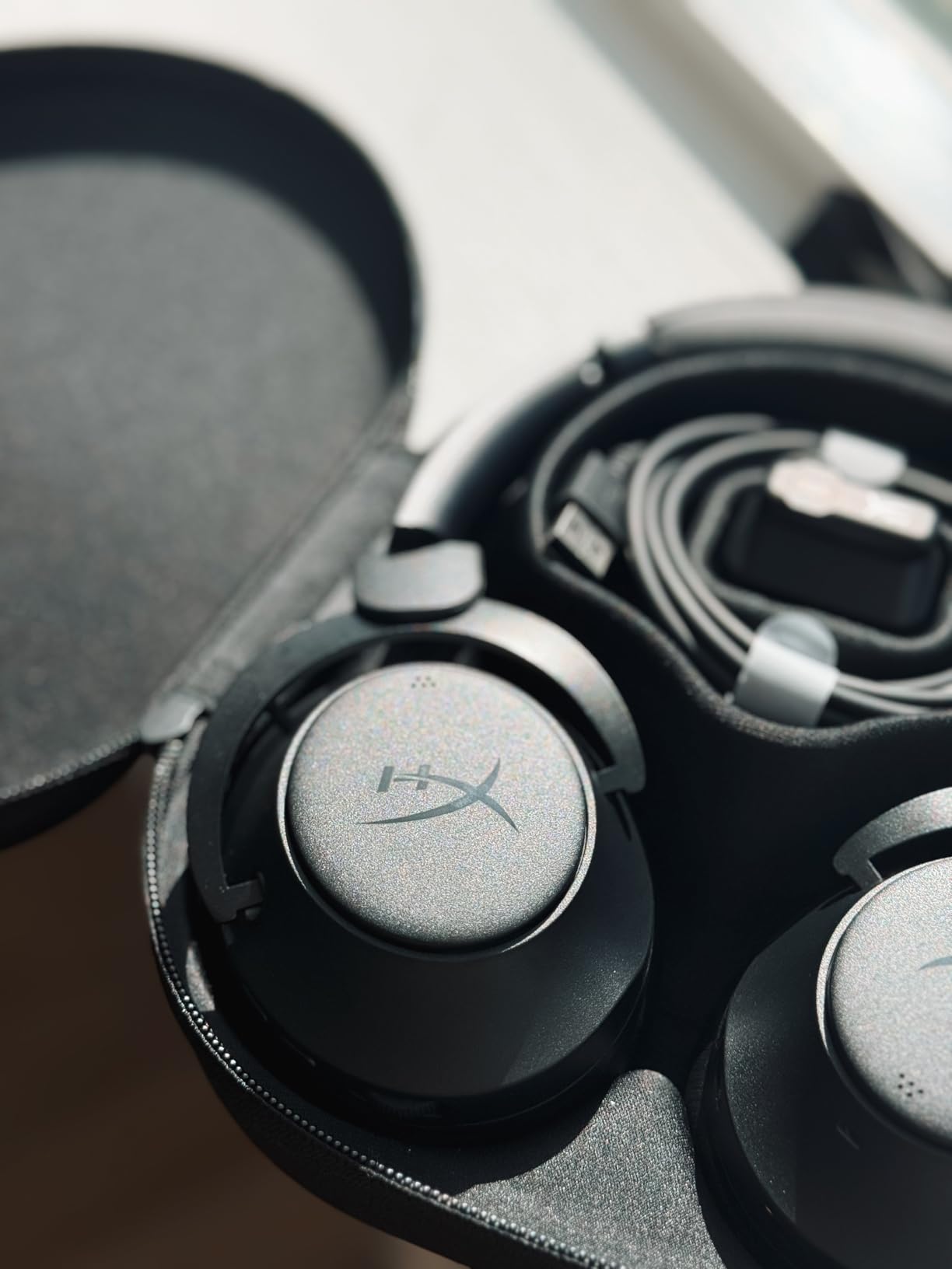 HyperX Cloud Mix 2 - Dual Wireless Over-Ear Headphones with ANC, 2.4GHz dongle, Bluetooth 5.3, PC, PS5, Nintendo Switch, Steam Deck, Mobile, USB-C - Black customer photo 1