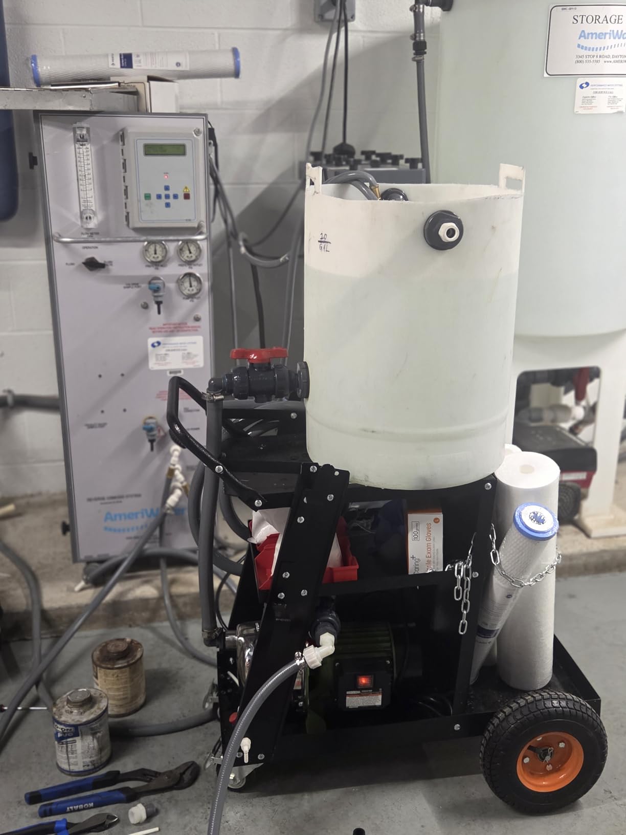 VEVOR Welding Cart, 2 Drawers Welder Cart Heavy Duty with Anti-Theft Lockable Cabinet, 350LBS Static Weight Capacity, 360° Swivel Wheels, Tank Storage Safety Chains for MIG TIG Welder, Plasma Cutter customer photo 1