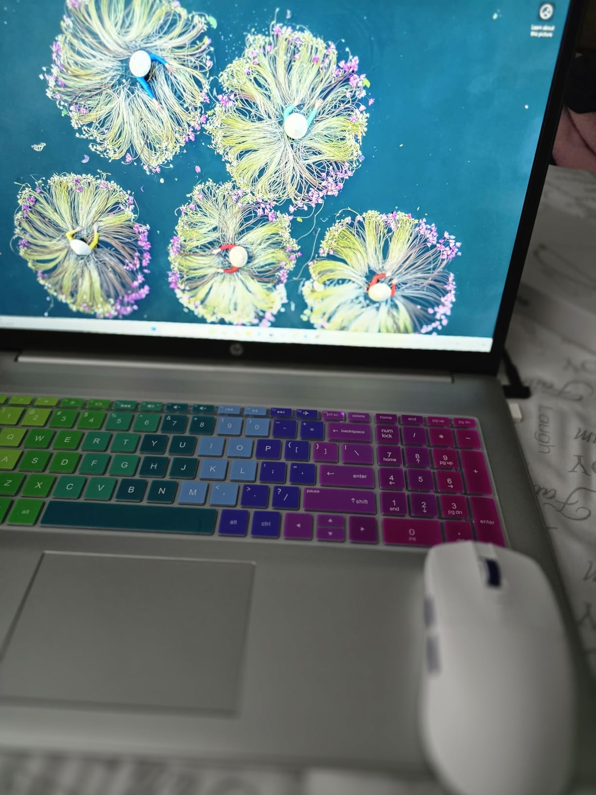 RK ROYAL KLUDGE RK M30 Wireless Gaming Mouse, 24000 DPI, 43g Ultra-Lightweight, PAW3311 Sensor, 2.4G/Bluetooth/USB-C Rechargeable Wireless Mouse with 5 Programmable Buttons for PC/Mac, White customer photo 2